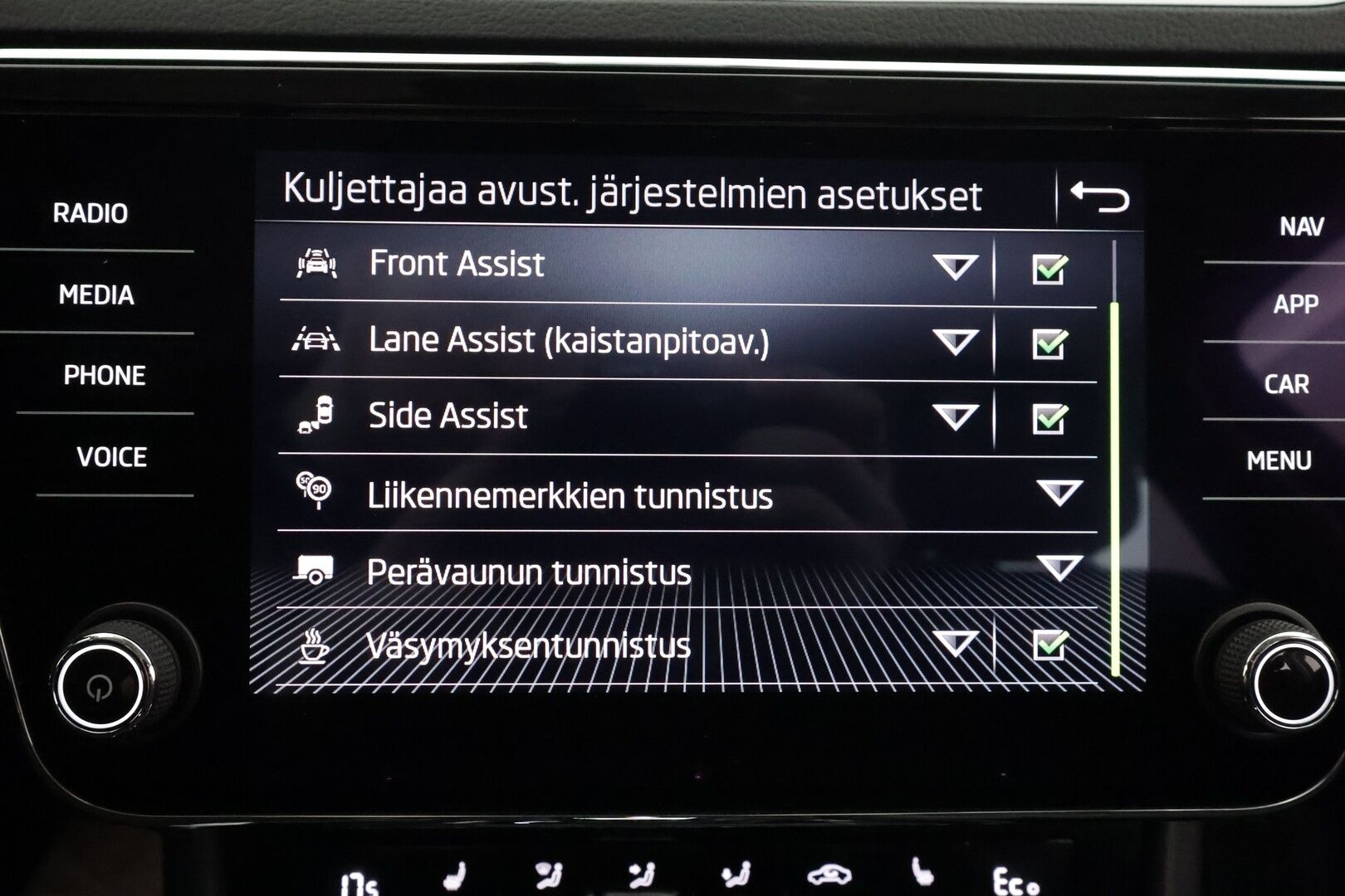 Skoda Superb 2021 Combi 1,4 TSI PHEV Style iV DSG * ACC / P.kamera / Matrix LED / Webasto / Muistipenkit / Keyless / Navi * - Suomi-auto / SoH 95,1 % / Kahdet renkaat aluvanteilla - HULLUT AVAJAISHULINAT KORKOTARJOUS 3,29 %