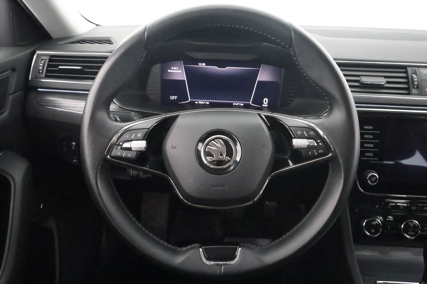 Skoda Superb 2021 Combi 1,4 TSI PHEV Style iV DSG * ACC / P.kamera / Matrix LED / Webasto / Muistipenkit / Keyless / Navi * - Suomi-auto / Akku kuntotarkastettu / Kahdet renkaat aluvanteilla 