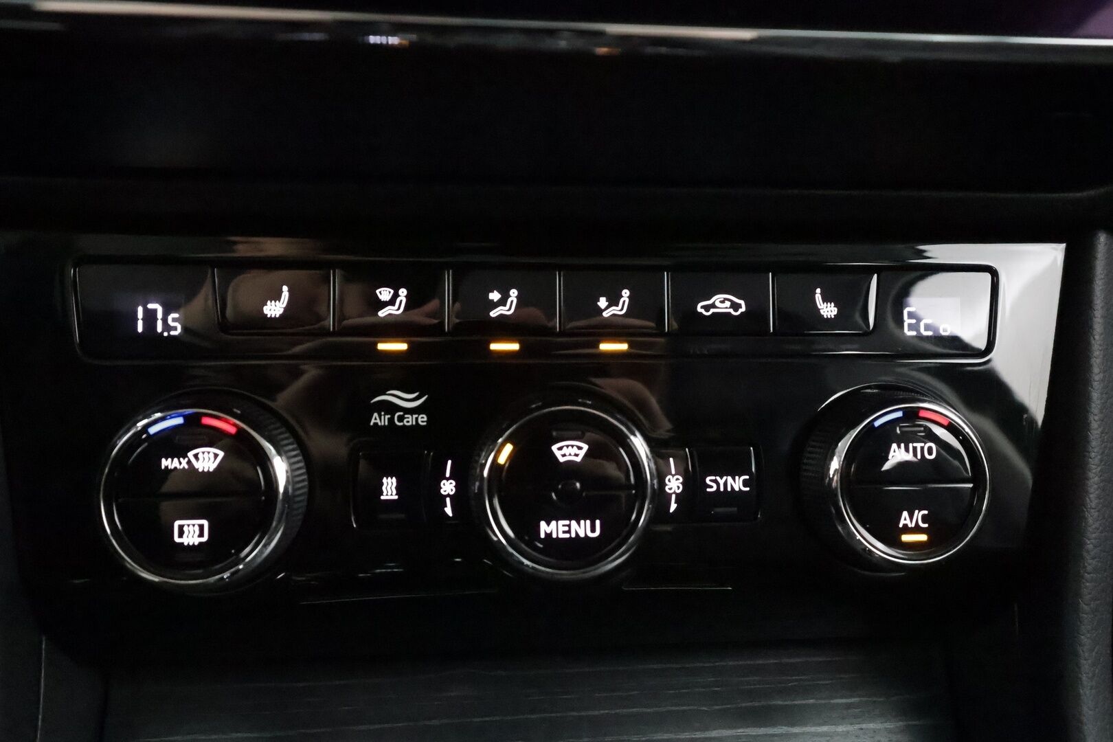 Skoda Superb 2021 Combi 1,4 TSI PHEV Style iV DSG * ACC / P.kamera / Matrix LED / Webasto / Muistipenkit / Keyless / Navi * - Suomi-auto / Akku kuntotarkastettu / Kahdet renkaat aluvanteilla 