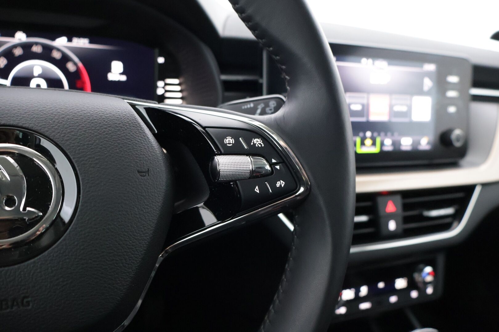 Skoda Scala 2021 1,0 TSI 115 Style DSG Autom. - | Suomi-Scala | Merkkihuollettu | Kaistavahti | CarPlay | Autom.Pitkät | Lämm.Ratti | Keyless | P.kamera | Tutkat | Lohko+SP | 2x Huiput Renkaat Alkup. Aluilla | 