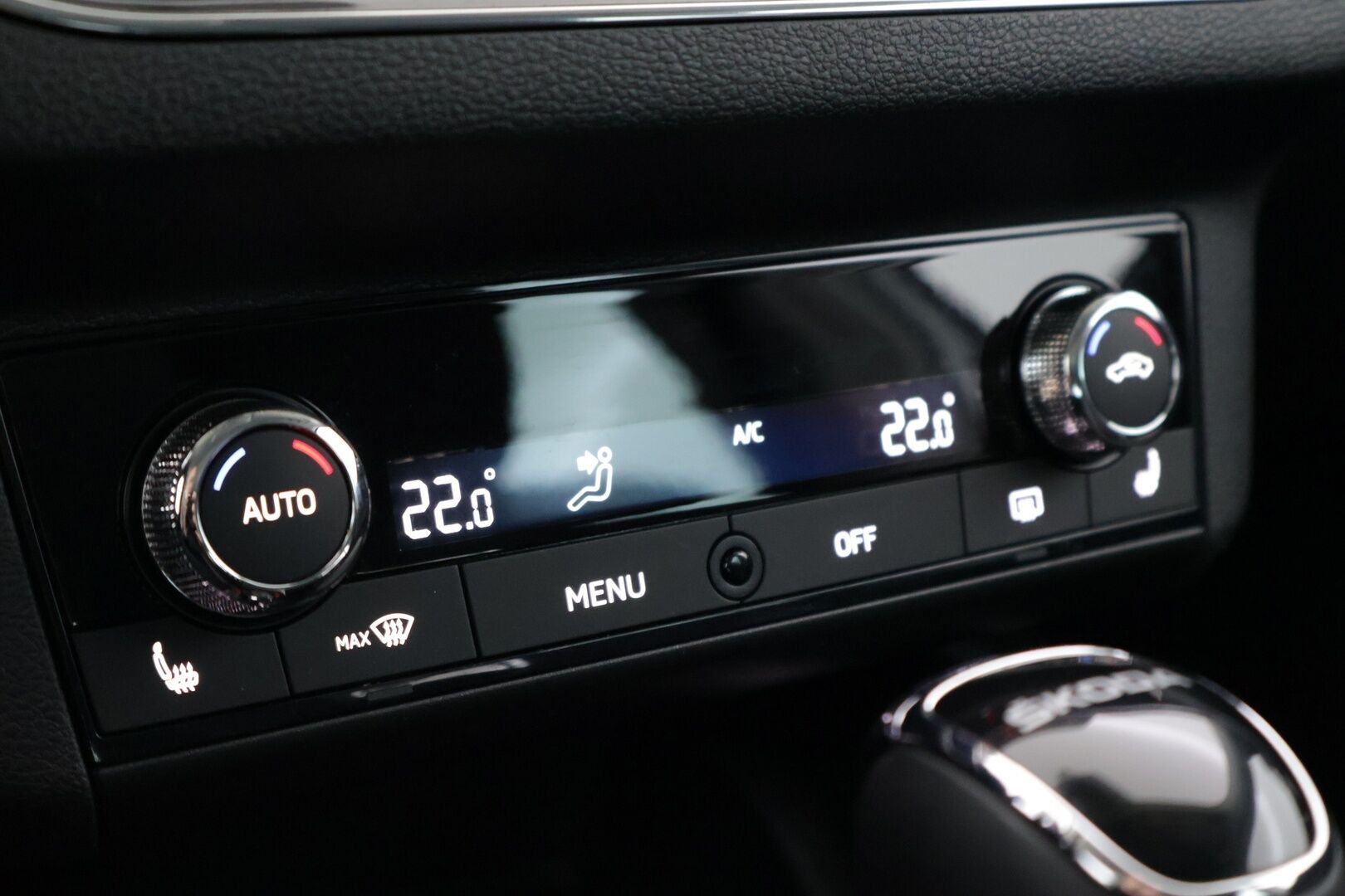 Skoda Scala 2021 1,0 TSI 115 Style DSG Autom. - | Suomi-Scala | Merkkihuollettu | Kaistavahti | CarPlay | Autom.Pitkät | Lämm.Ratti | Keyless | P.kamera | Tutkat | Lohko+SP | 2x Huiput Renkaat Alkup. Aluilla | 