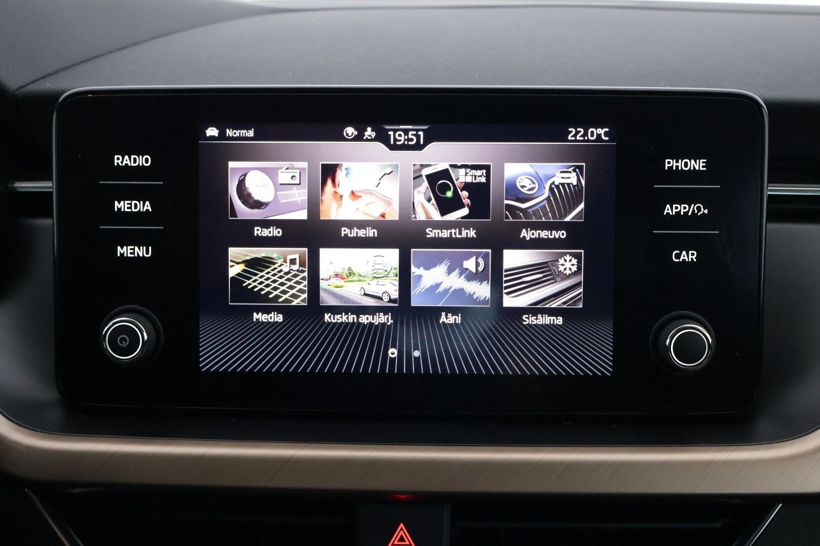 Skoda Scala 2021 1,0 TSI 115 Style DSG Autom. - | Suomi-Scala | Merkkihuollettu | Kaistavahti | CarPlay | Autom.Pitkät | Lämm.Ratti | Keyless | P.kamera | Tutkat | Lohko+SP | 2x Huiput Renkaat Alkup. Aluilla | 