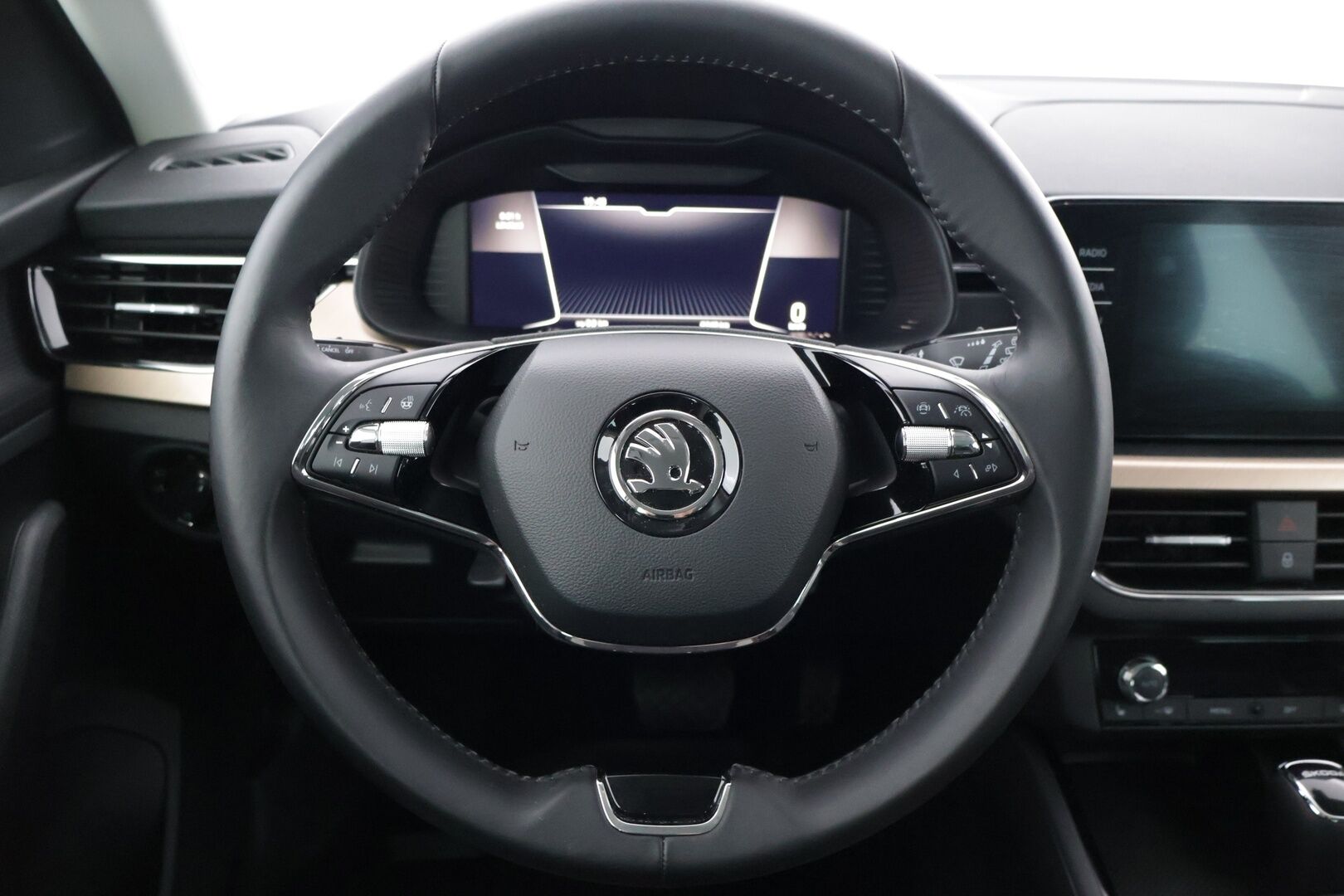 Skoda Scala 2021 1,0 TSI 115 Style DSG Autom. - | Suomi-Scala | Merkkihuollettu | Kaistavahti | CarPlay | Autom.Pitkät | Lämm.Ratti | Keyless | P.kamera | Tutkat | Lohko+SP | 2x Huiput Renkaat Alkup. Aluilla | 
