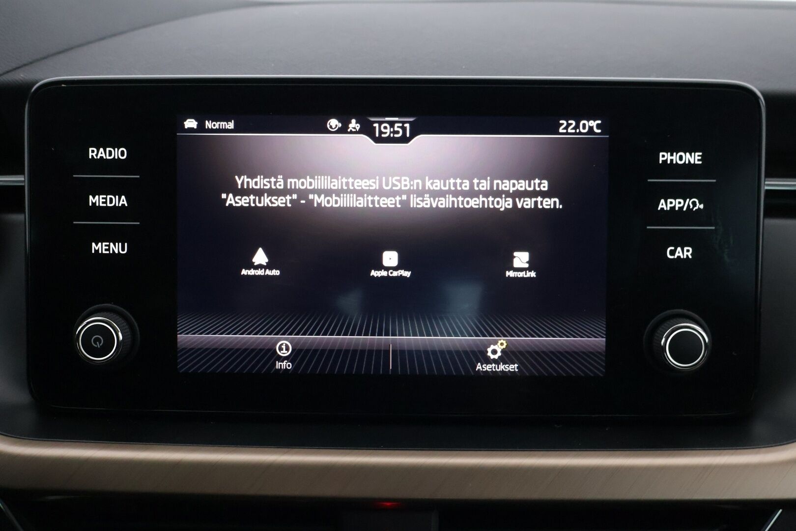 Skoda Scala 2021 1,0 TSI 115 Style DSG Autom. - | Suomi-Scala | Merkkihuollettu | Kaistavahti | CarPlay | Autom.Pitkät | Lämm.Ratti | Keyless | P.kamera | Tutkat | Lohko+SP | 2x Huiput Renkaat Alkup. Aluilla | 
