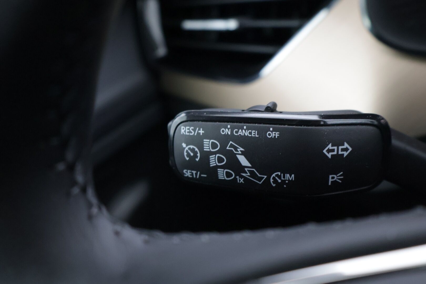 Skoda Scala 2021 1,0 TSI 115 Style DSG Autom. - | Suomi-Scala | Merkkihuollettu | Kaistavahti | CarPlay | Autom.Pitkät | Lämm.Ratti | Keyless | P.kamera | Tutkat | Lohko+SP | 2x Huiput Renkaat Alkup. Aluilla | 