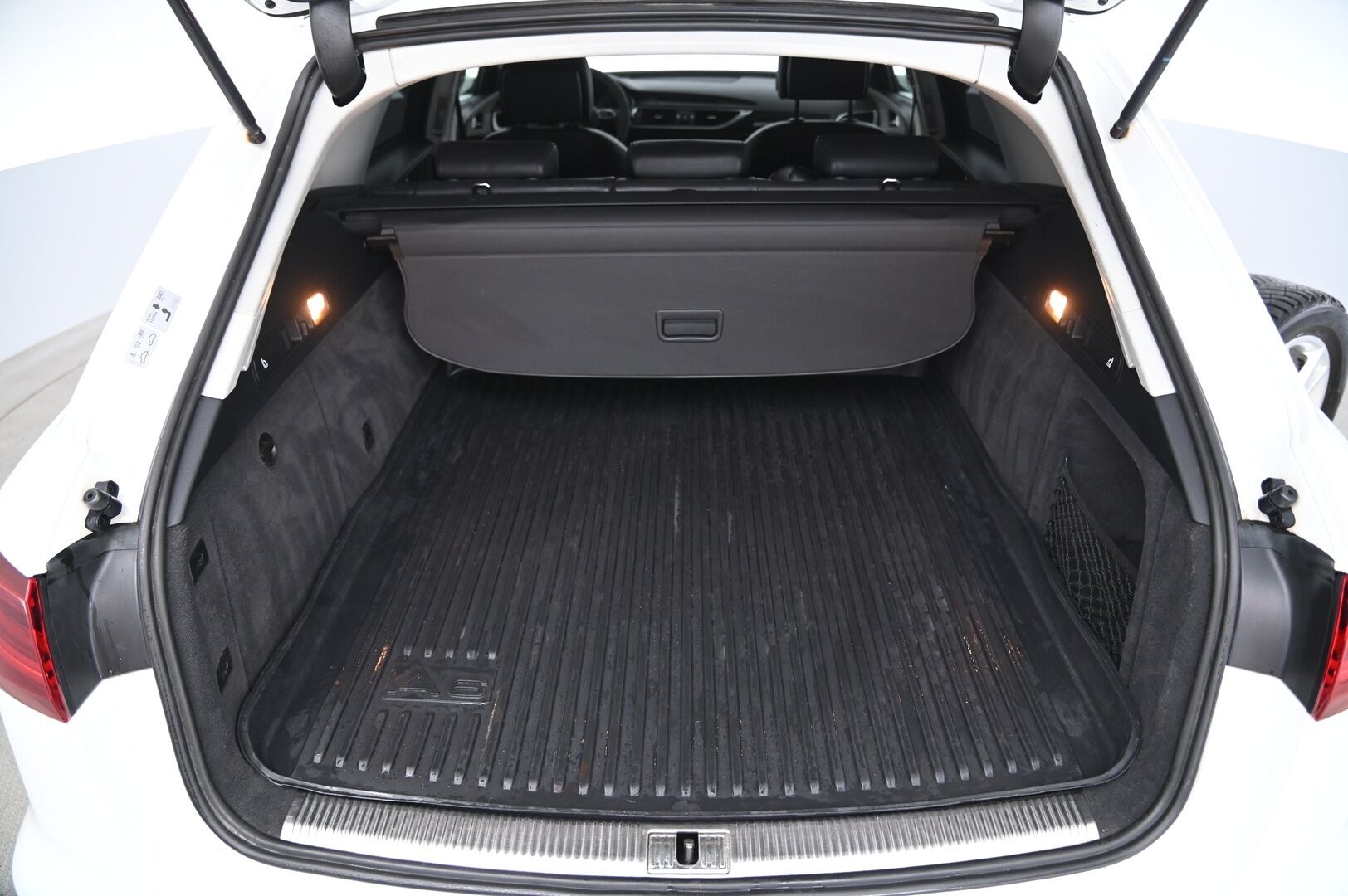 Audi A6 allroad quattro 2015 3,0 V6 TDI 160 kW quattro S tronic - | Webasto | Ilma-Alusta | Koukku | Facelift | Keyless | P-Tutkat | Erinomainen huoltohistoria!