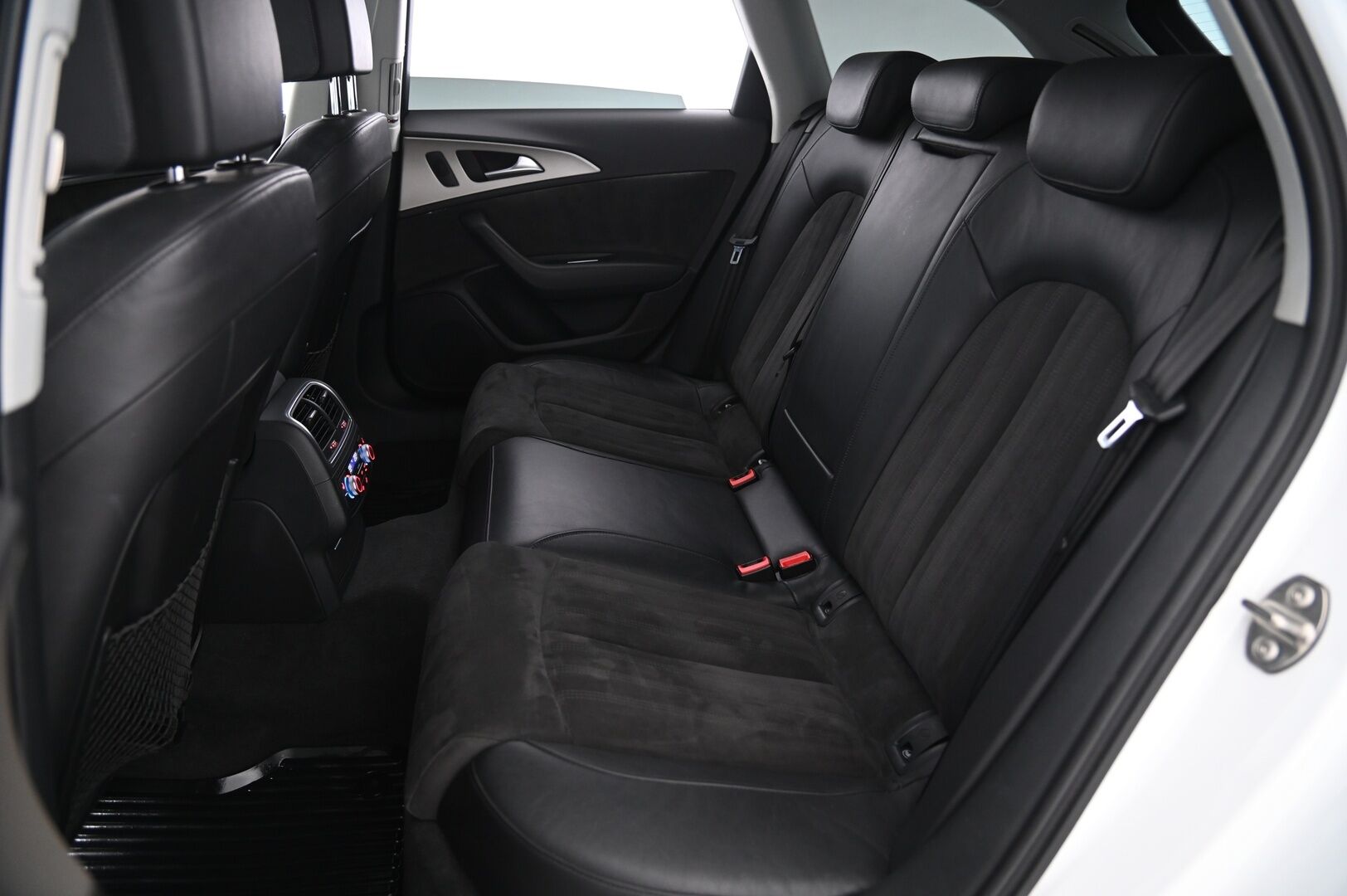 Audi A6 allroad quattro 2015 3,0 V6 TDI 160 kW quattro S tronic - | Webasto | Ilma-Alusta | Koukku | Facelift | Keyless | P-Tutkat | Erinomainen huoltohistoria!