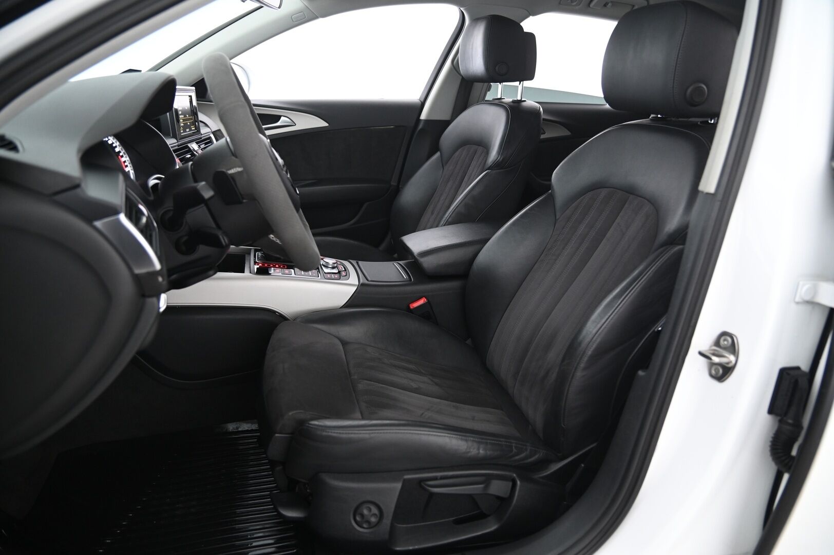 Audi A6 allroad quattro 2015 3,0 V6 TDI 160 kW quattro S tronic - | Webasto | Ilma-Alusta | Koukku | Facelift | Keyless | P-Tutkat | Erinomainen huoltohistoria!