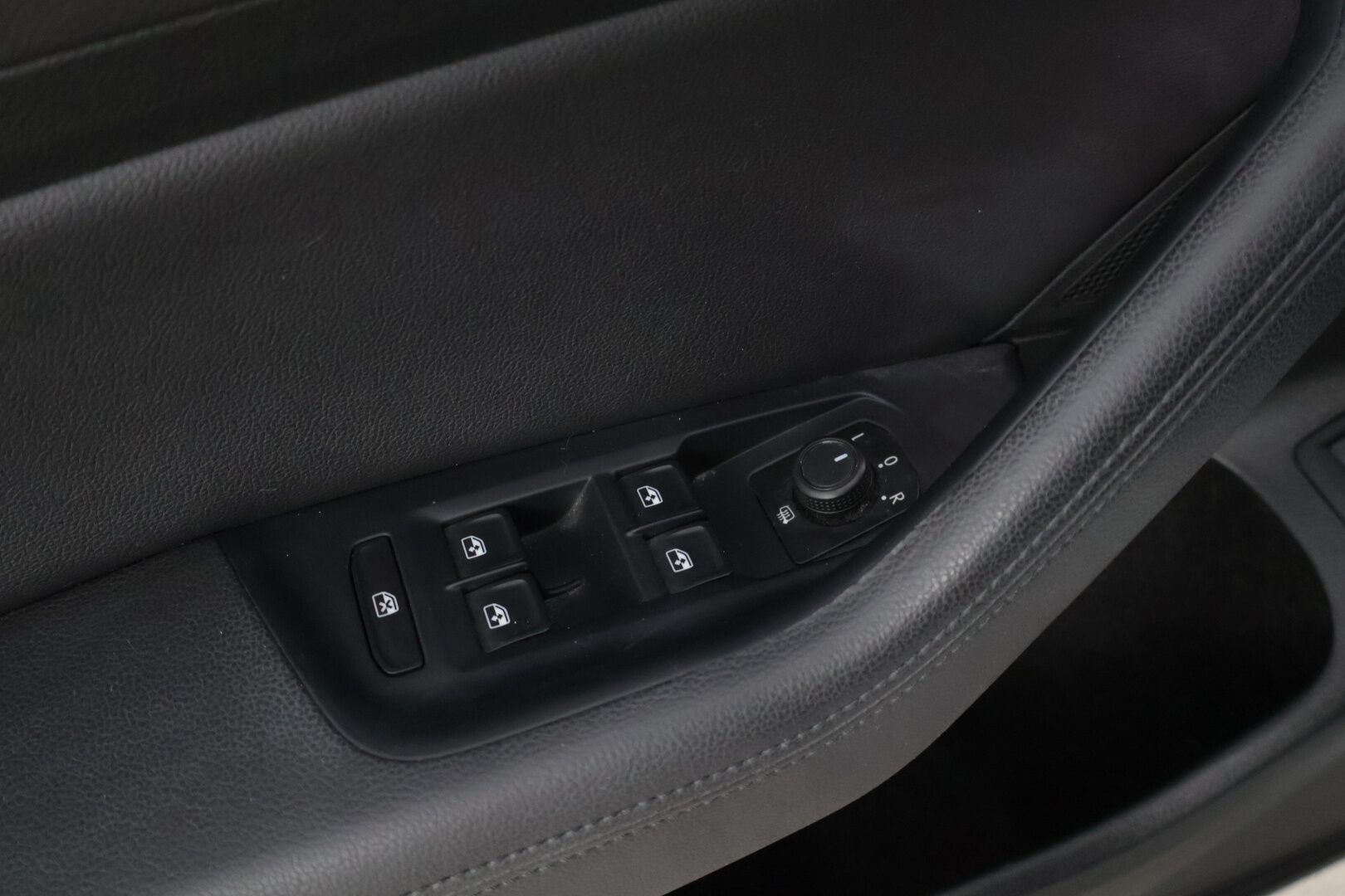Volkswagen Passat 2016 Variant GTE Plug-In Hybrid 160 kW (218 hv) DSG-automaatti Webasto / Adap.vakkari / S-koukku / P-kamera / Tutkat / Dynaudio - Siisti kuntoinen yksilö tulossa myyntiin! Jakopäätehty 06/25! 