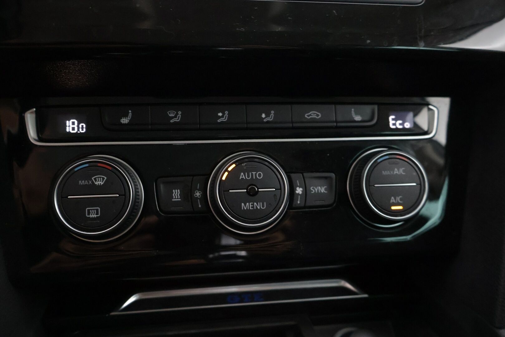Volkswagen Passat 2016 Variant GTE Plug-In Hybrid 160 kW (218 hv) DSG-automaatti Webasto / Adap.vakkari / S-koukku / P-kamera / Tutkat / Dynaudio - Siisti kuntoinen yksilö tulossa myyntiin! Jakopäätehty 06/25! 