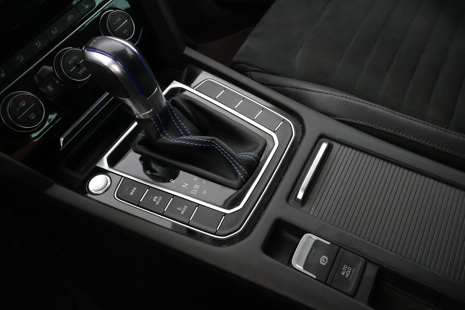 Volkswagen Passat 2016 Variant GTE Plug-In Hybrid 160 kW (218 hv) DSG-automaatti Webasto / Adap.vakkari / S-koukku / P-kamera / Tutkat / Dynaudio - Siisti kuntoinen yksilö tulossa myyntiin! Jakopäätehty 06/25! 