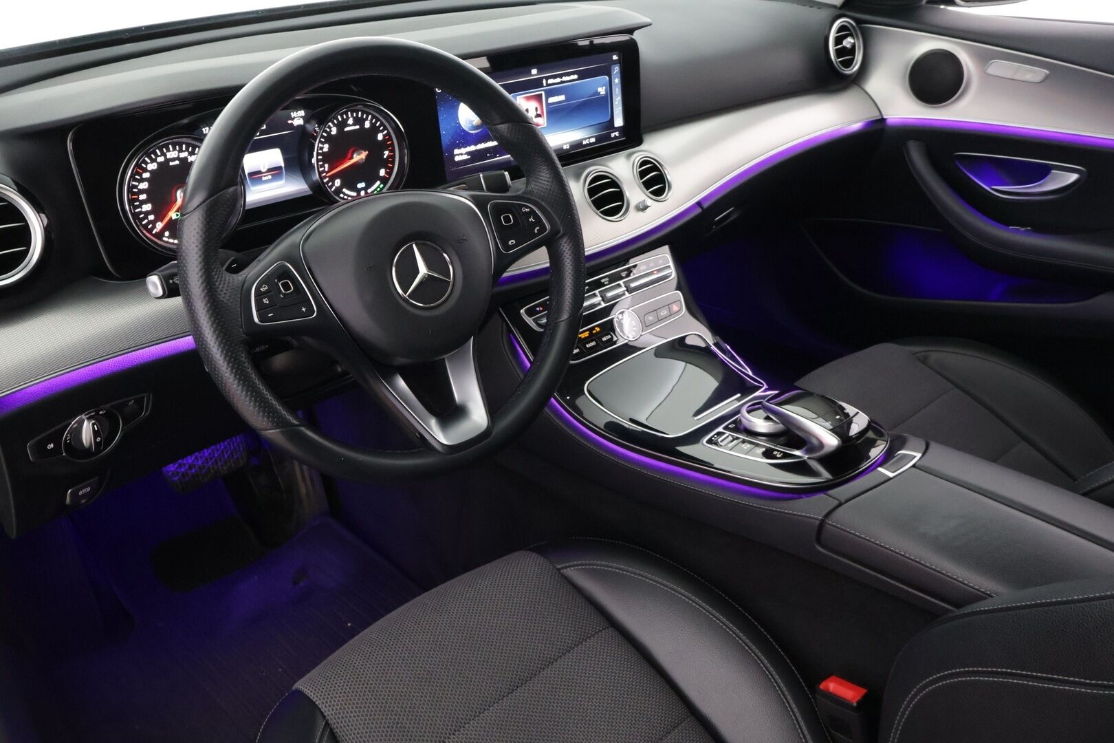 Mercedes-Benz E 2018 350 e Premium Business *Vakionopeudensäädin / COMAND / LED High Performance / Peruutuskamera / Tutkat edessä ja takana* - *Merkkiliikeen huoltohistoria / Viim. huolto 8/25 / 2x renkaat & vanteet*