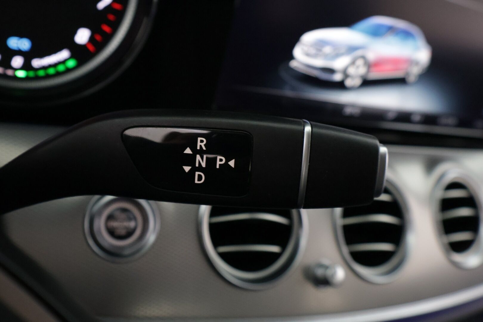 Mercedes-Benz E 2018 350 e Premium Business *Vakionopeudensäädin / COMAND / LED High Performance / Peruutuskamera / Tutkat edessä ja takana* - *Merkkiliikeen huoltohistoria / Viim. huolto 8/25 / 2x renkaat & vanteet*