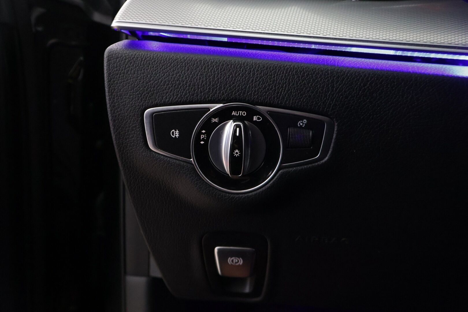 Mercedes-Benz E 2018 350 e Premium Business *Vakionopeudensäädin / COMAND / LED High Performance / Peruutuskamera / Tutkat edessä ja takana* - *Merkkiliikeen huoltohistoria / Viim. huolto 8/25 / 2x renkaat & vanteet*