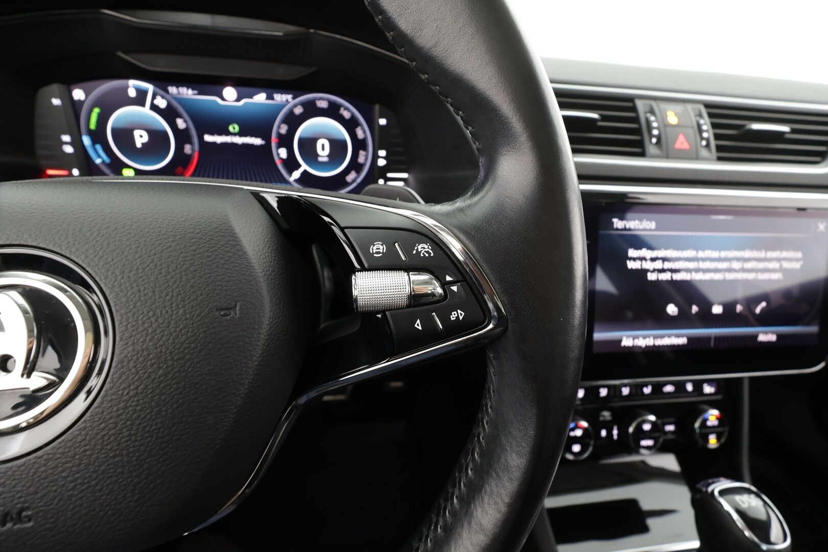 Skoda Superb 2021 Combi 1,4TSI PHEV L&K iV DSG * ACC / Webasto / 360° / Panorama / Matrix-LED / Canton / Hierova&Ilmastoitu Muistipenkki * - Akkutesti 92,8% / 1.om Suomi-auto / 2x Latauskaapelit / Kahdet renkaat / Merkkihuollettu! - HULLUT VÄLIPÄIVÄT KORKOTARJOUS 2,49%