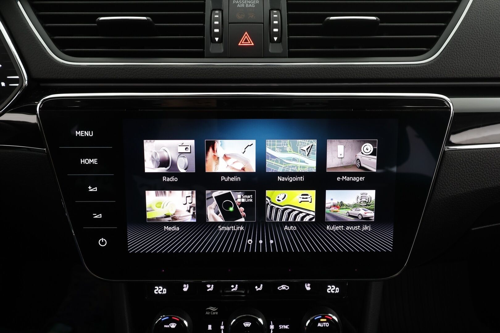 Skoda Superb 2021 Combi 1,4TSI PHEV L&K iV DSG * ACC / Webasto / 360° / Panorama / Matrix-LED / Canton / Hierova&Ilmastoitu Muistipenkki * - Akkutesti 92,8% / 1.om Suomi-auto / 2x Latauskaapelit / Kahdet renkaat / Merkkihuollettu! - Osta nyt, maksa vasta ensi vuonna