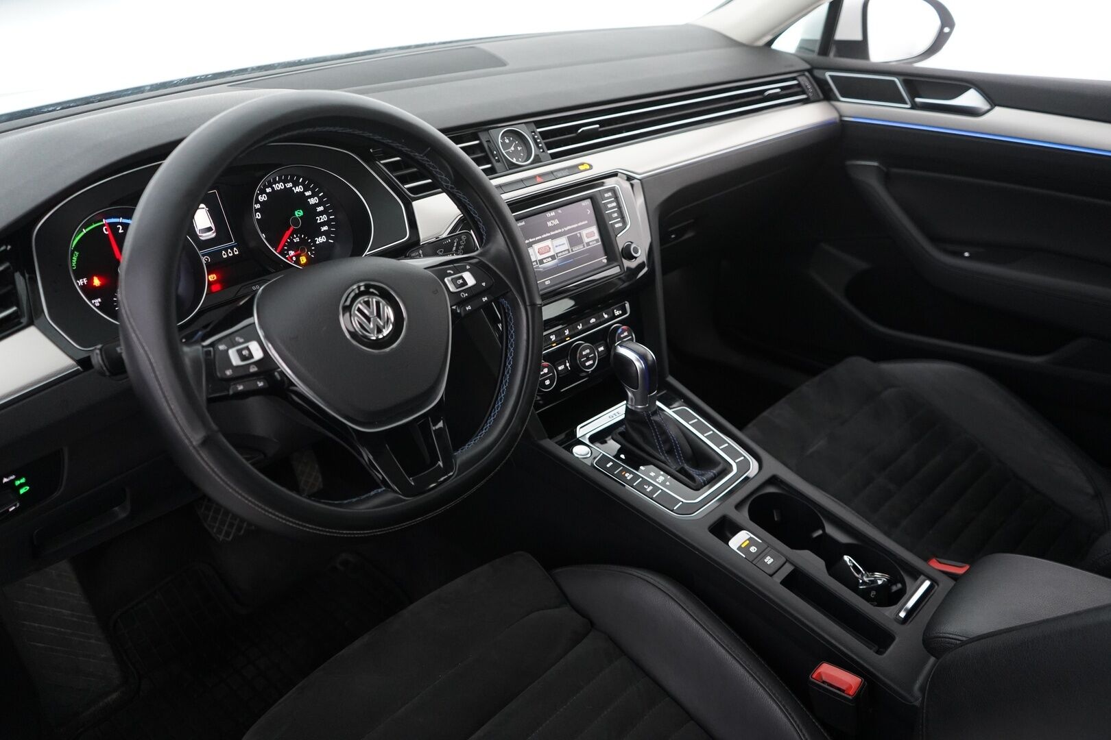 Volkswagen Passat 2017 Variant GTE Plug-in Hybrid 160kW DSG *ACC / Vetokoukku / Sporttipenkit / Peruutuskamera / AppConnect* - Viimeisin huolto 181tkm / Jakohihna 158tkm / Kahdet VW:n omat alumiinivanteet