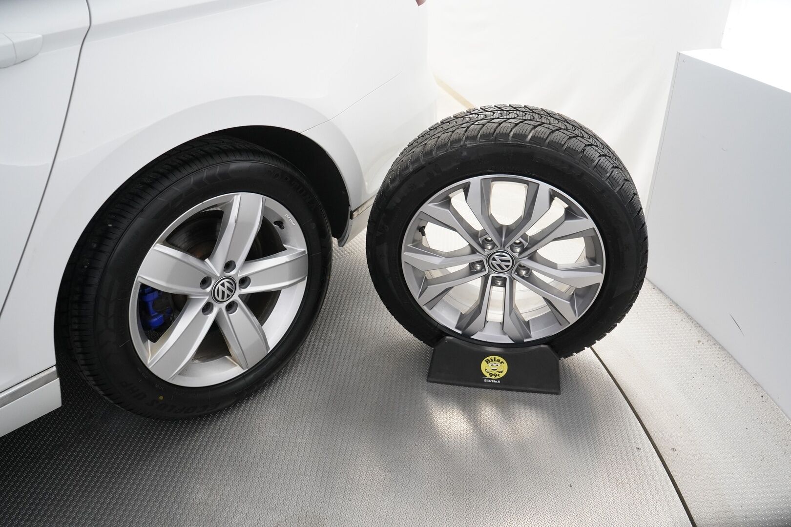 Volkswagen Passat 2017 Variant GTE Plug-In Hybrid 160 kW (218 hv) DSG-automaatti - ACC / Nahka-Alcantara / ErgoComfort-istuin / Vetokoukku / Urheiluistuimet / Peruutuskamera / AppConnect