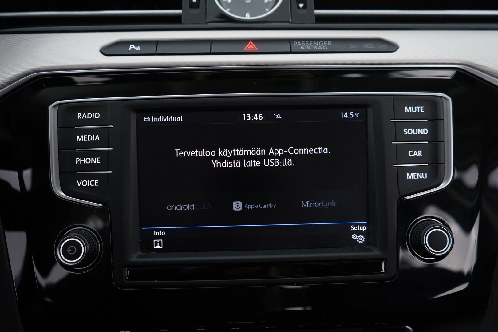 Volkswagen Passat 2017 Variant GTE Plug-In Hybrid 160 kW (218 hv) DSG-automaatti - ACC / Nahka-Alcantara / ErgoComfort-istuin / Vetokoukku / Urheiluistuimet / Peruutuskamera / AppConnect