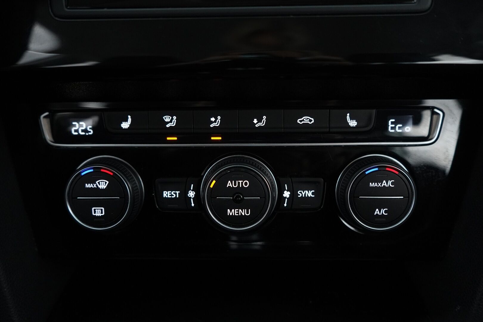 Volkswagen Passat 2017 Variant GTE Plug-in Hybrid 160kW DSG *ACC / Vetokoukku / Sporttipenkit / Peruutuskamera / AppConnect* - Viimeisin huolto 181tkm / Jakohihna 158tkm / Kahdet VW:n omat alumiinivanteet