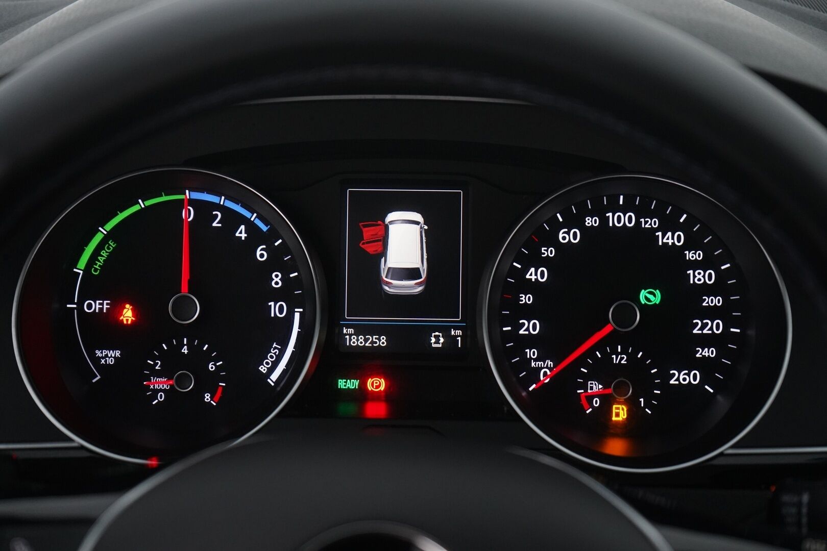 Volkswagen Passat 2017 Variant GTE Plug-In Hybrid 160 kW (218 hv) DSG-automaatti - ACC / Nahka-Alcantara / ErgoComfort-istuin / Vetokoukku / Urheiluistuimet / Peruutuskamera / AppConnect