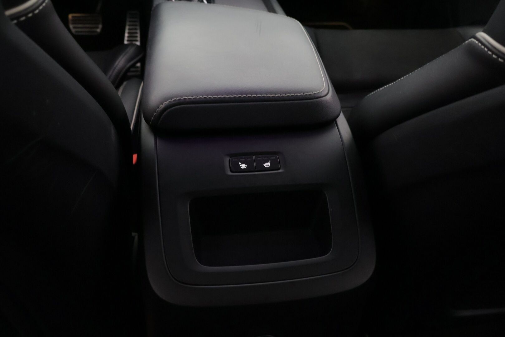 Volvo XC60 2019 T8 AWD R-Design aut */ Juuri saapunut / Adapt. vakkari / HUD / Panorama / P.kamera / Webasto / Koukku / 2x renkaat /* - Siisti yksilö / Huippuvarusteet / Pienet käyttökulut