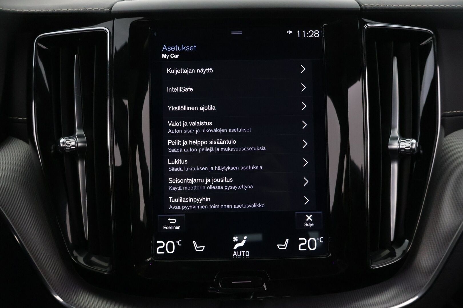 Volvo XC60 2019 T8 AWD R-Design aut */ Juuri saapunut / Adapt. vakkari / HUD / Panorama / P.kamera / Webasto / Koukku / 2x renkaat /* - Siisti yksilö / Huippuvarusteet / Pienet käyttökulut