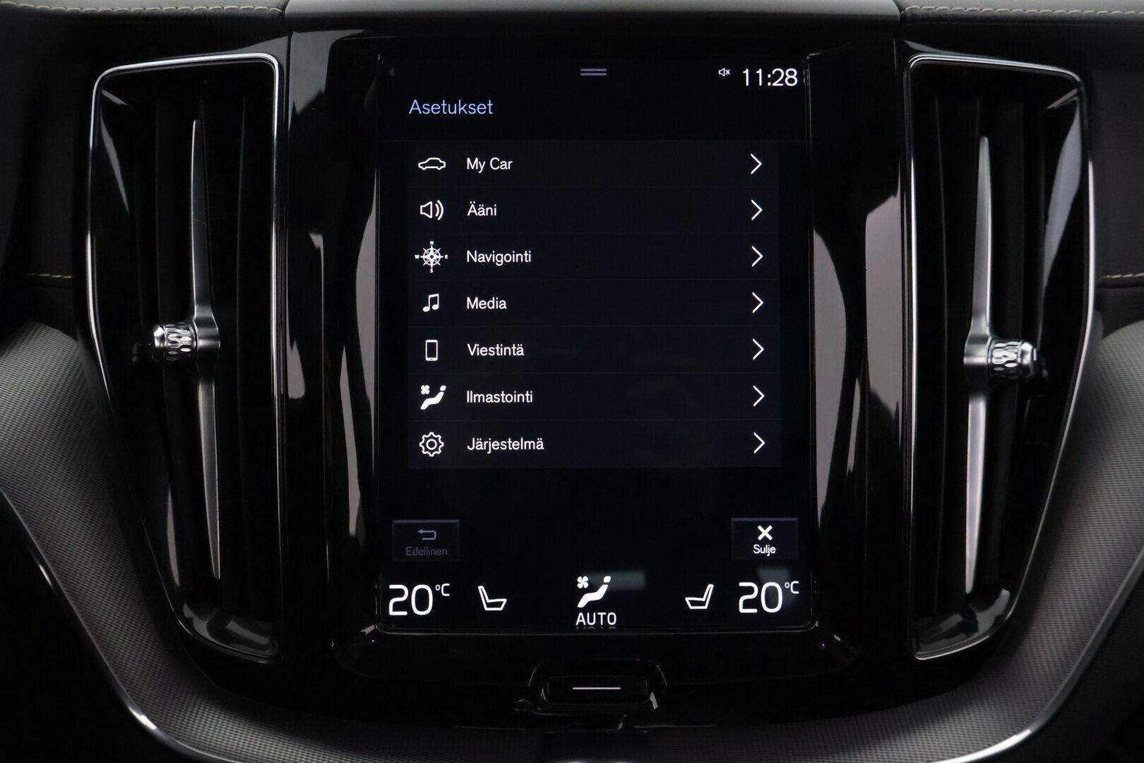Volvo XC60 2019 T8 AWD R-Design aut */ Juuri saapunut / Adapt. vakkari / HUD / Panorama / P.kamera / Webasto / Koukku / 2x renkaat /* - Siisti yksilö / Huippuvarusteet / Pienet käyttökulut