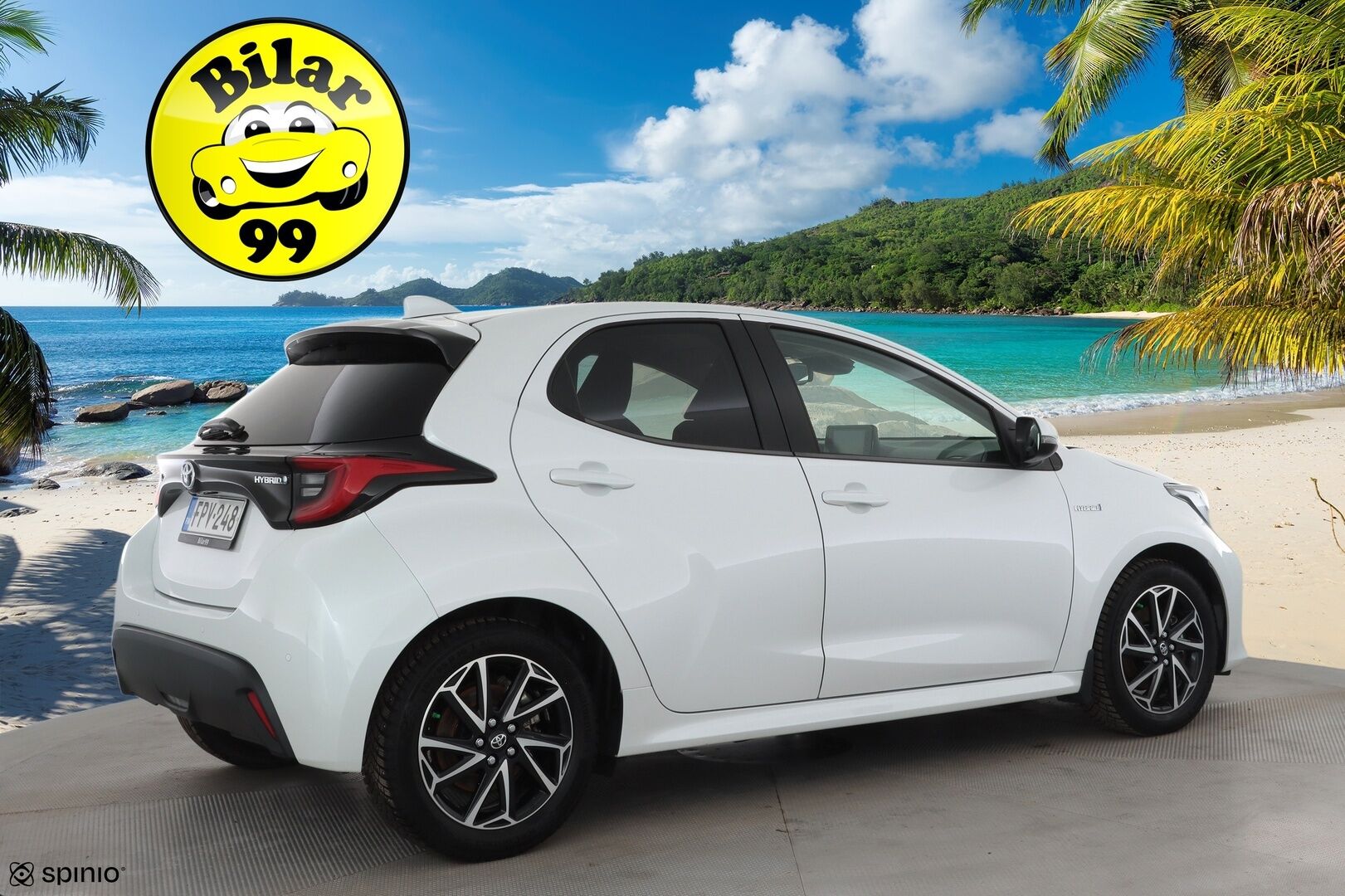 Toyota Yaris 2021 1,5 Hybrid Style * ACC / P.kamera / LED / Navi / Lohko+SIsä / Keyless / Digimittaristo * - Suomi-auto / Kahdet renkaat aluvanteilla / Merkkihuollettu