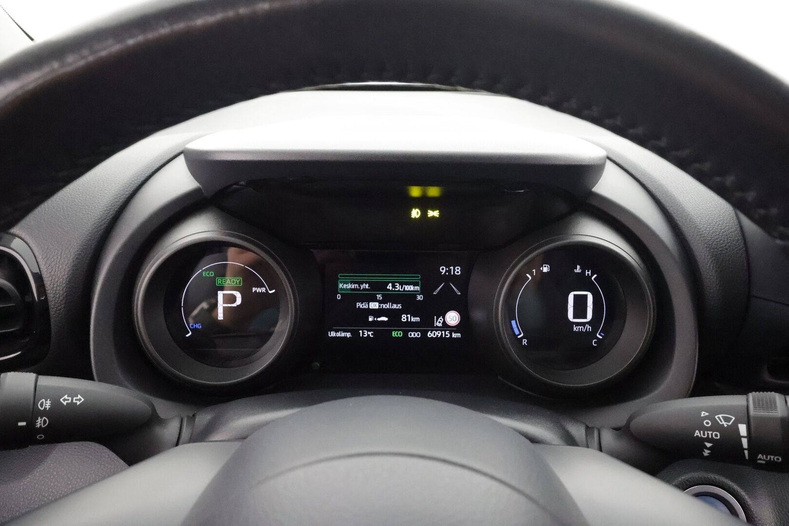 Toyota Yaris 2021 1,5 Hybrid Style * ACC / P.kamera / LED / Navi / Lohko+SIsä / Keyless / Digimittaristo * - Suomi-auto / Kahdet renkaat aluvanteilla / Merkkihuollettu