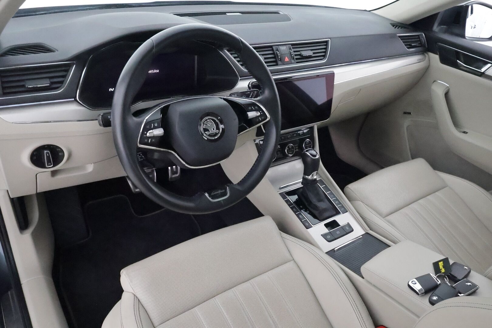 Skoda Superb 2021 Combi 1,4 TSI PHEV L&K iV DSG Autom. ** 1-Om Suomi auto / Adapt.vakkari / Koukku / Webasto / Matrix LED / Canton - Facelift / Panorama / 360 kamera / Ilmastoidut nahat / Hierova kuljettajan istuin / Apple&Androit / Keyless / Navi / Digimittari