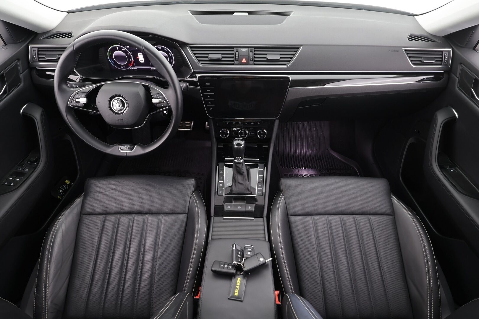 Skoda Superb 2021 Combi 1,4TSI PHEV L&K iV DSG * Webasto / Canton / ACC / Panorama / Matrix-LED / 360° / Hierova&Ilmastoitu Muistipenkki * - 1-om Suomi-auto / 2x Latauskaapelit / Kahdet renkaat