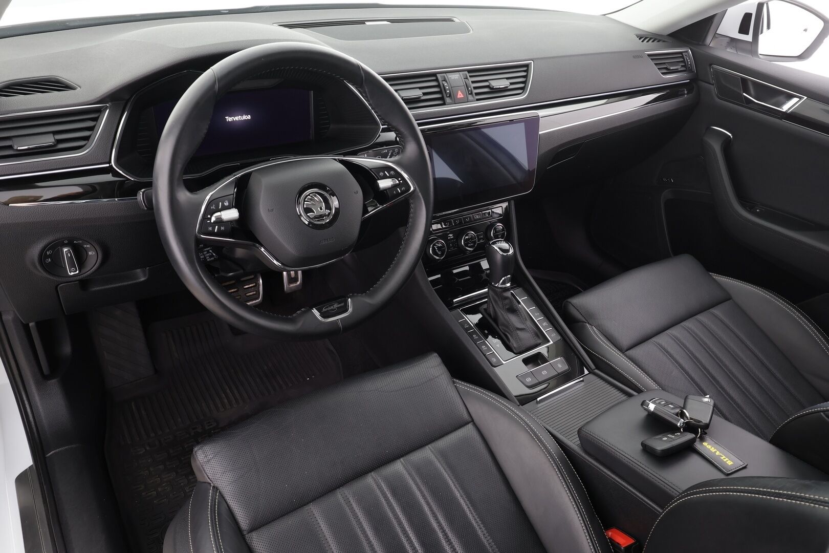 Skoda Superb 2021 Combi 1,4TSI PHEV L&K iV DSG * Webasto / Canton / ACC / Panorama / Matrix-LED / 360° / Hierova&Ilmastoitu Muistipenkki * - 1-om Suomi-auto / 2x Latauskaapelit / Kahdet renkaat