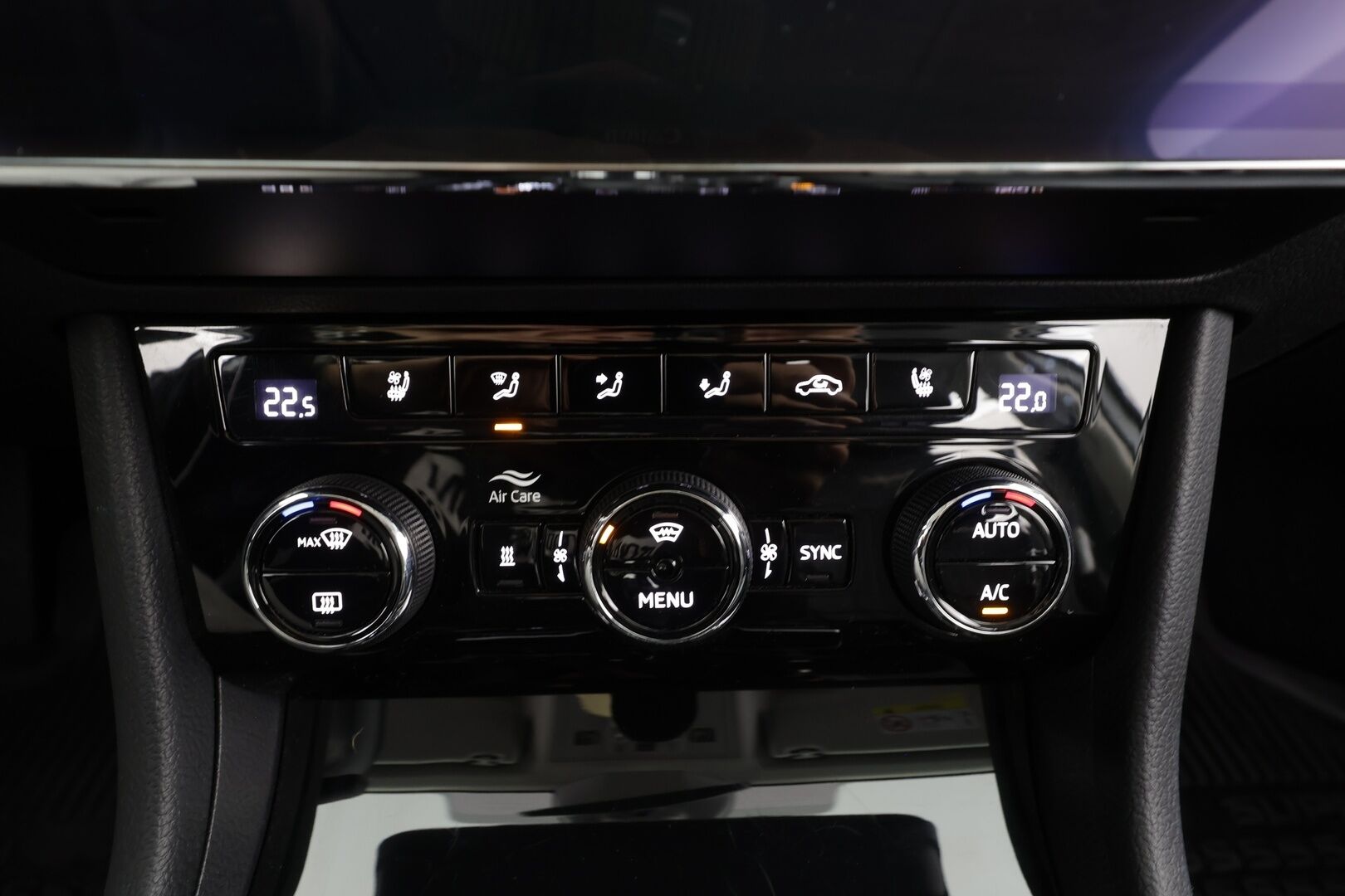 Skoda Superb 2021 Combi 1,4TSI PHEV L&K iV DSG * Webasto / Canton / ACC / Panorama / Matrix-LED / 360° / Hierova&Ilmastoitu Muistipenkki * - 1-om Suomi-auto / 2x Latauskaapelit / Kahdet renkaat