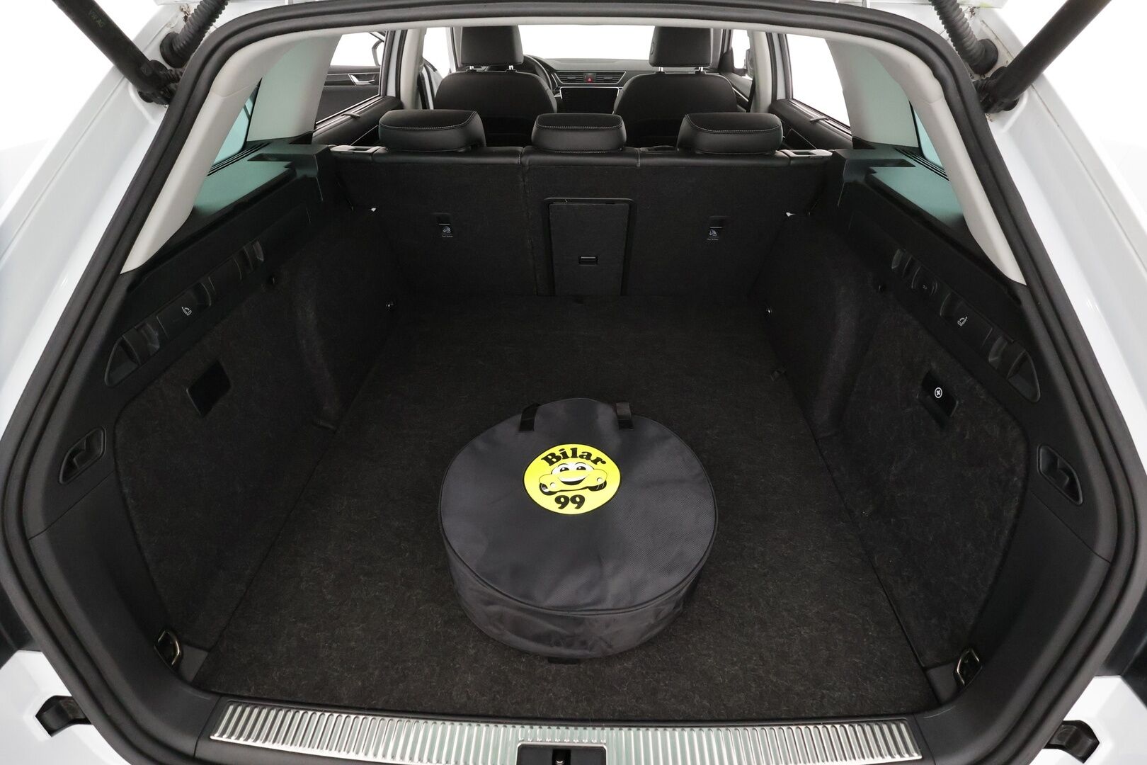 Skoda Superb 2021 Combi 1,4TSI PHEV L&K iV DSG * Webasto / Canton / ACC / Panorama / Matrix-LED / 360° / Hierova&Ilmastoitu Muistipenkki * - 1-om Suomi-auto / 2x Latauskaapelit / Kahdet renkaat