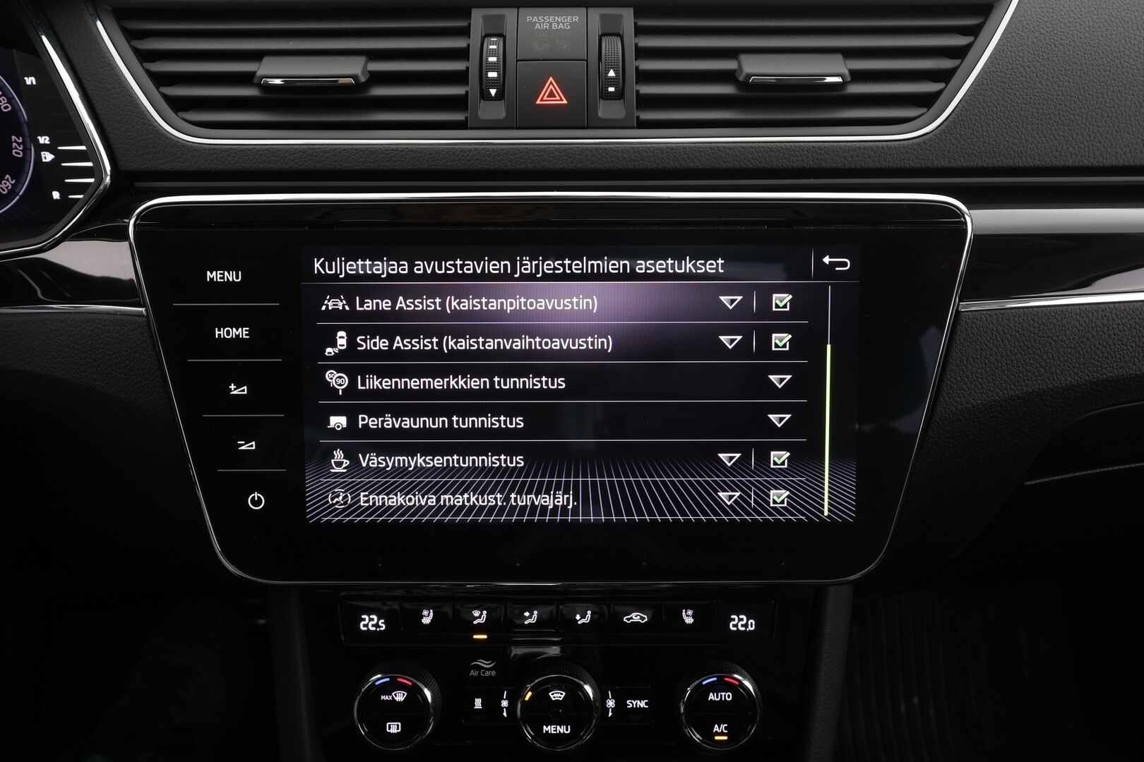 Skoda Superb 2021 Combi 1,4TSI PHEV L&K iV DSG * Webasto / Canton / ACC / Panorama / Matrix-LED / 360° / Hierova&Ilmastoitu Muistipenkki * - 1-om Suomi-auto / 2x Latauskaapelit / Kahdet renkaat