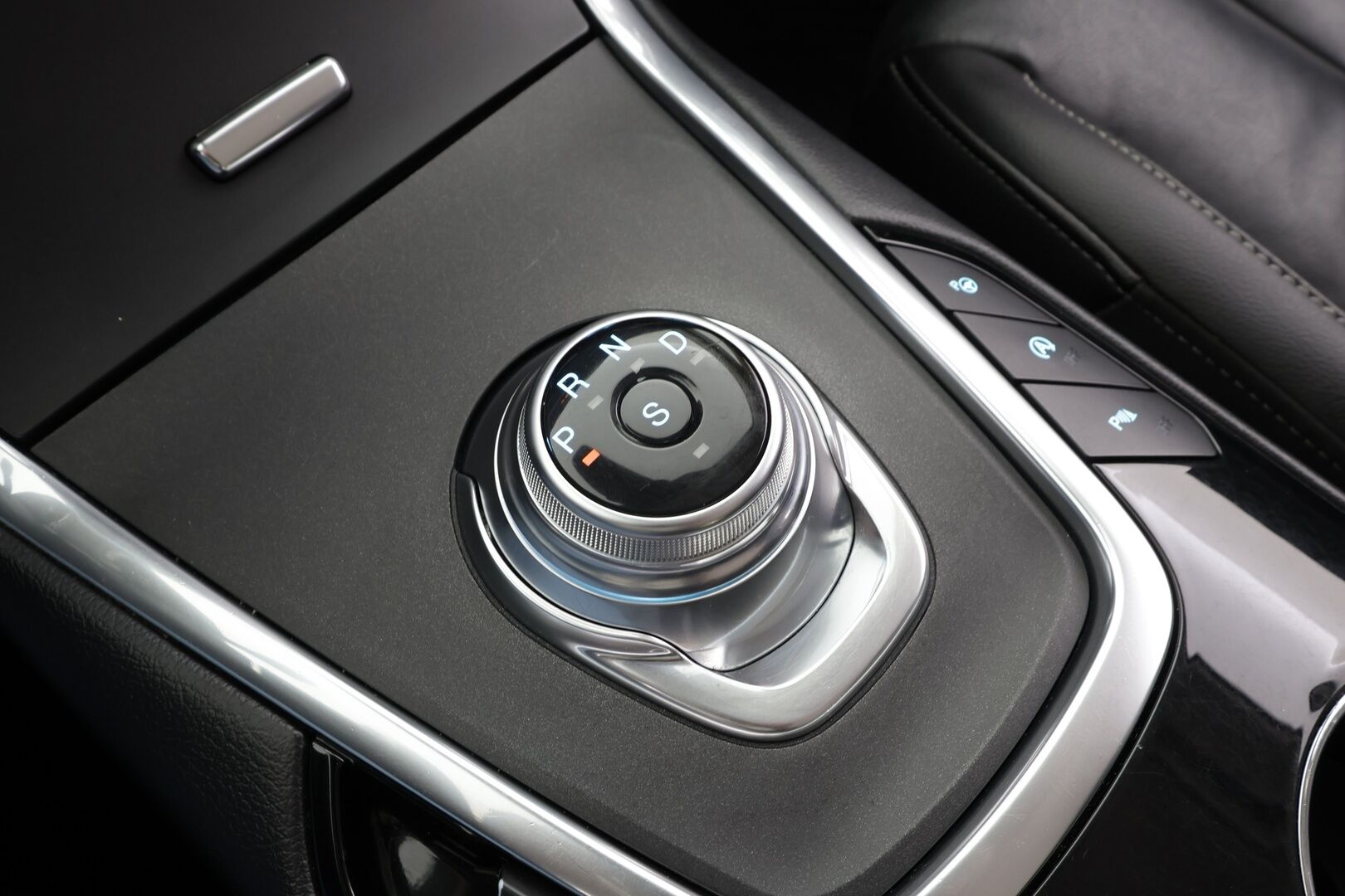 Ford S-Max 2021 2,0 TDCi EcoBlue 150hv A8 Titanium 7-P *Webasto / Koukku / ACC / LED / Kamera / Navi / Kaistavahti / Muistipenkki* - Suomi-auto / Kahdet renkaat alumiinivanteilla / 7.P