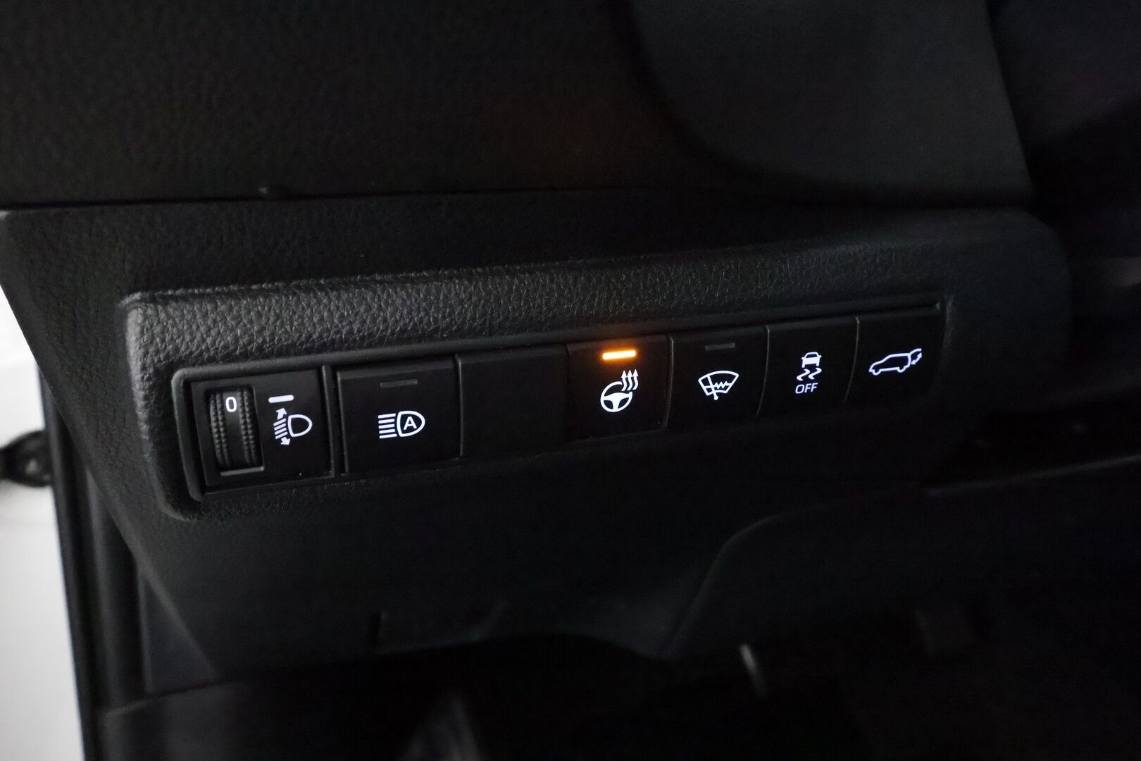 Toyota Corolla 2021 Touring Sports 1,8 Hybrid Active Edition * ACC / LED / P.kamera / Navi / Kaistavahti / Keyless * - 1-om Suomi-auto / Kahdet renkaat aluvanteilla / Merkkihuollot