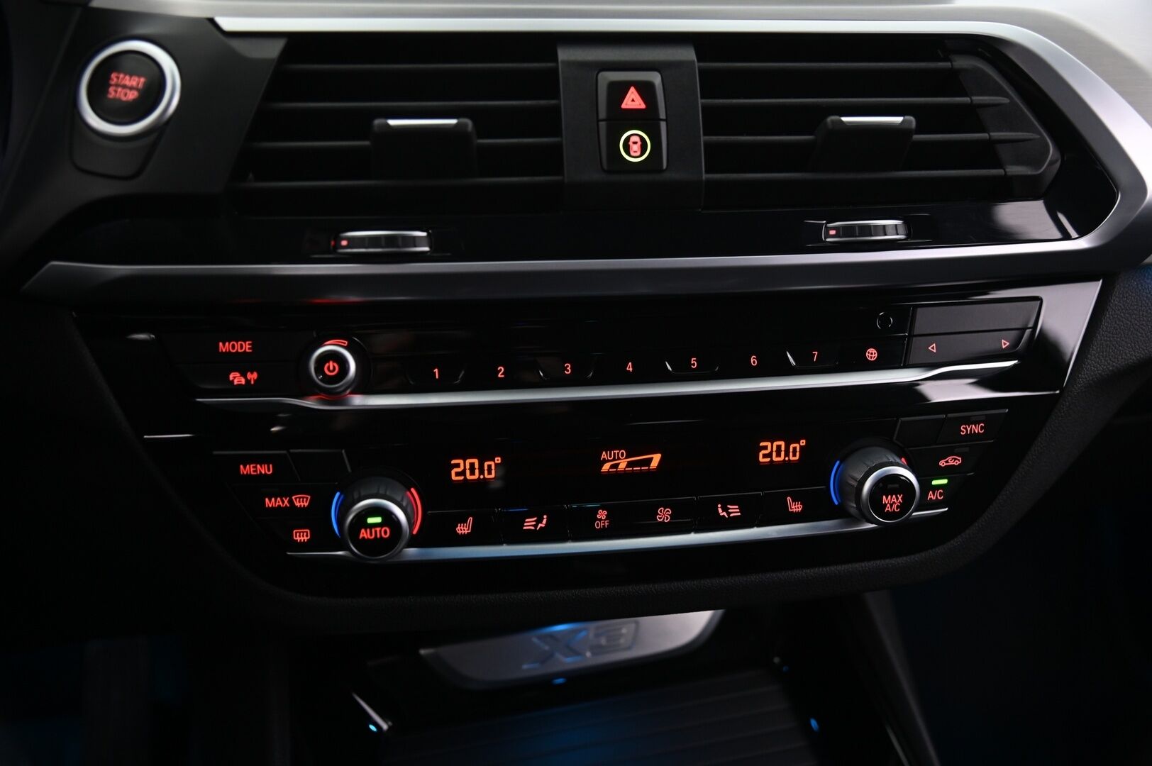 BMW X3 2021 G01 xDrive 30e A Charged Edition xLine * Hifi / Ambient / M-sport ratti / Vetokoukku / Muistipenkki * - 2 Aluvanteet / 93% SoH / Musta sisäkatto