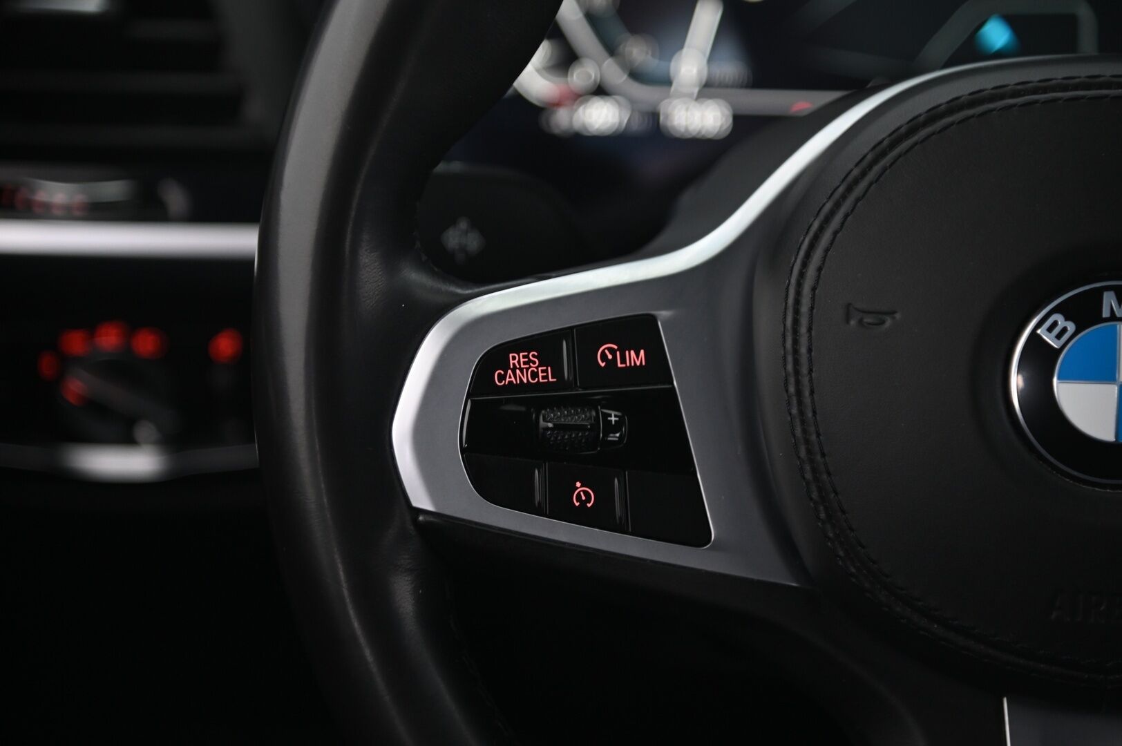 BMW X3 2021 G01 xDrive 30e A Charged Edition xLine * Hifi / Ambient / M-sport ratti / Vetokoukku / Muistipenkki * - 2 Aluvanteet / 93% SoH / Musta sisäkatto