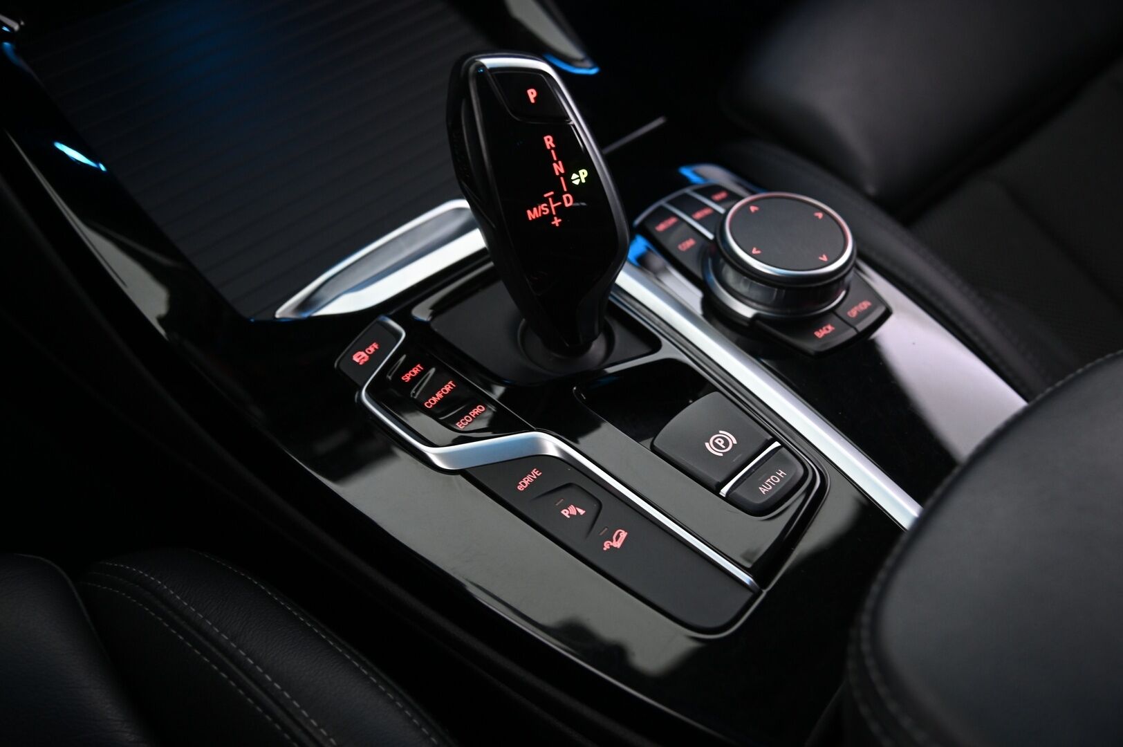 BMW X3 2021 G01 xDrive 30e A Charged Edition xLine * Hifi / Ambient / M-sport ratti / Vetokoukku / Muistipenkki * - 2 Aluvanteet / 93% SoH / Musta sisäkatto