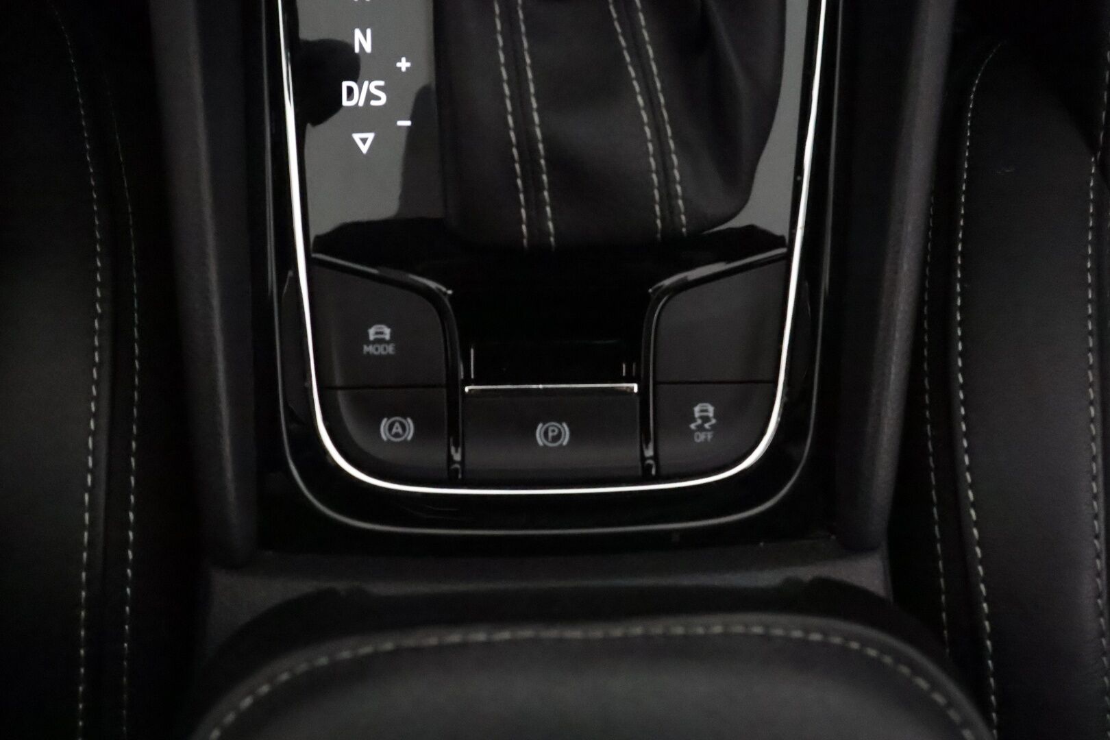 Skoda Kodiaq 2021 2,0 TDI 150 SportLine DSG ** Webasto / Koukku / Adapt.Vakkari / 360° Kamera / LED-valot / Canton / Muistipenkki ** - Suomi-auto / Kahdet Renkaat