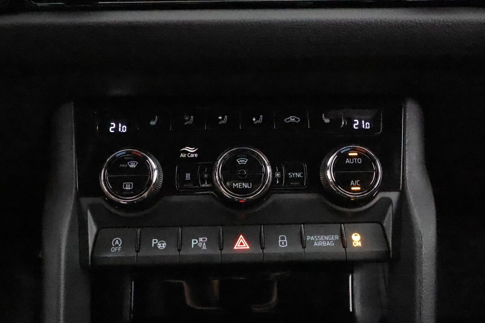 Skoda Kodiaq 2021 2,0 TDI 150 SportLine DSG ** Webasto / Koukku / Adapt.Vakkari / 360° Kamera / LED-valot / Canton / Muistipenkki ** - Suomi-auto / Kahdet Renkaat