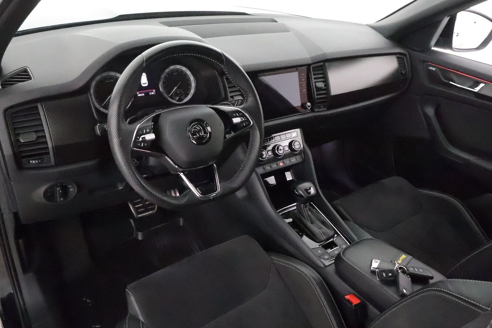Skoda Kodiaq 2021 2,0 TDI 150 SportLine DSG ** Webasto / Koukku / Adapt.Vakkari / 360° Kamera / LED-valot / Canton / Muistipenkki ** - Suomi-auto / Kahdet Renkaat