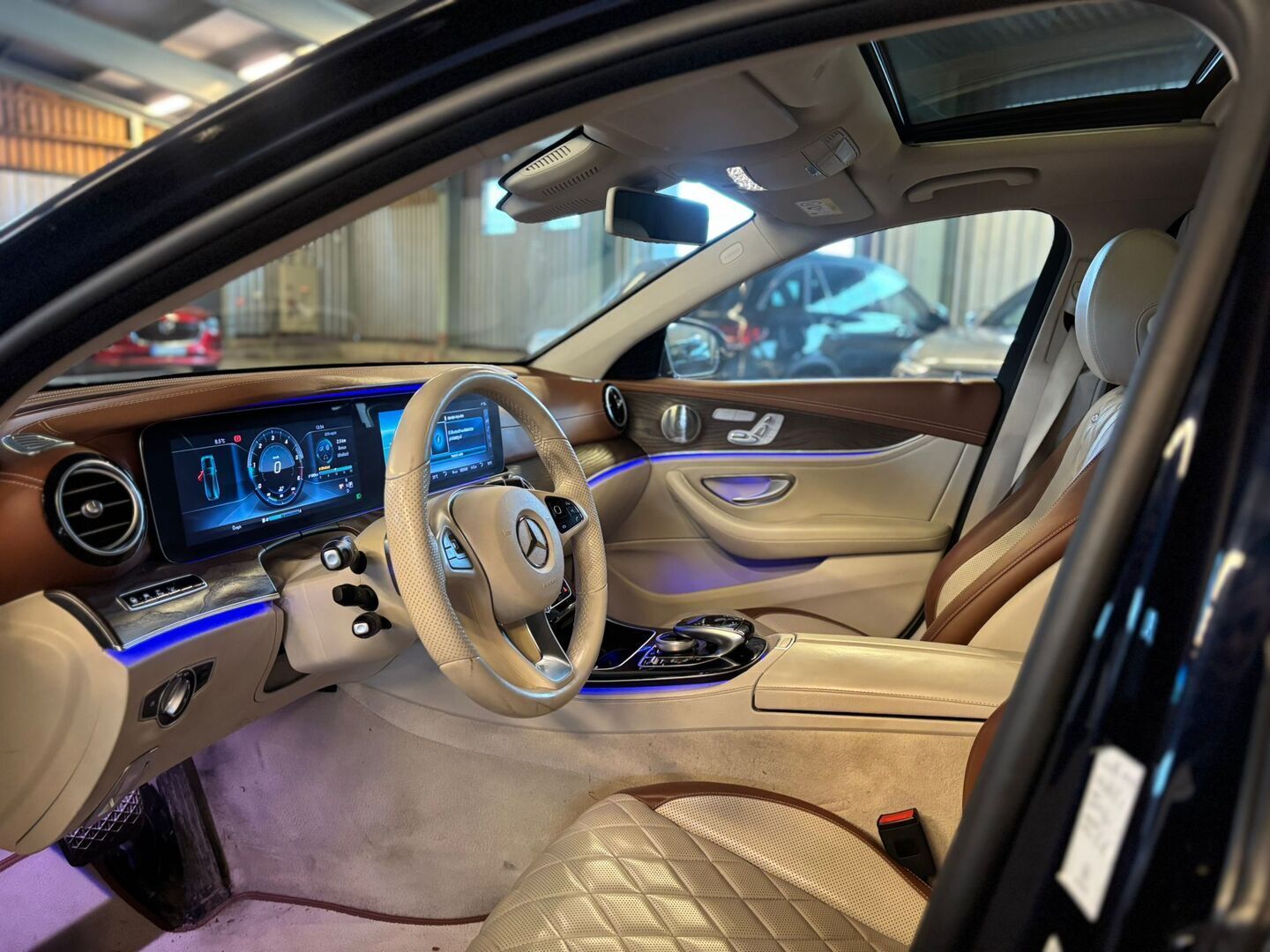 Mercedes-Benz E 2017 350d T A Premium Business Designo / DTR+ / Distronic + / Webasto / 360° / Hieronta / Muistipenkit Ilmastoinnilla! / Koukku! / - Todella siisti! / Harvinainen! / Ministeritason varusteet!