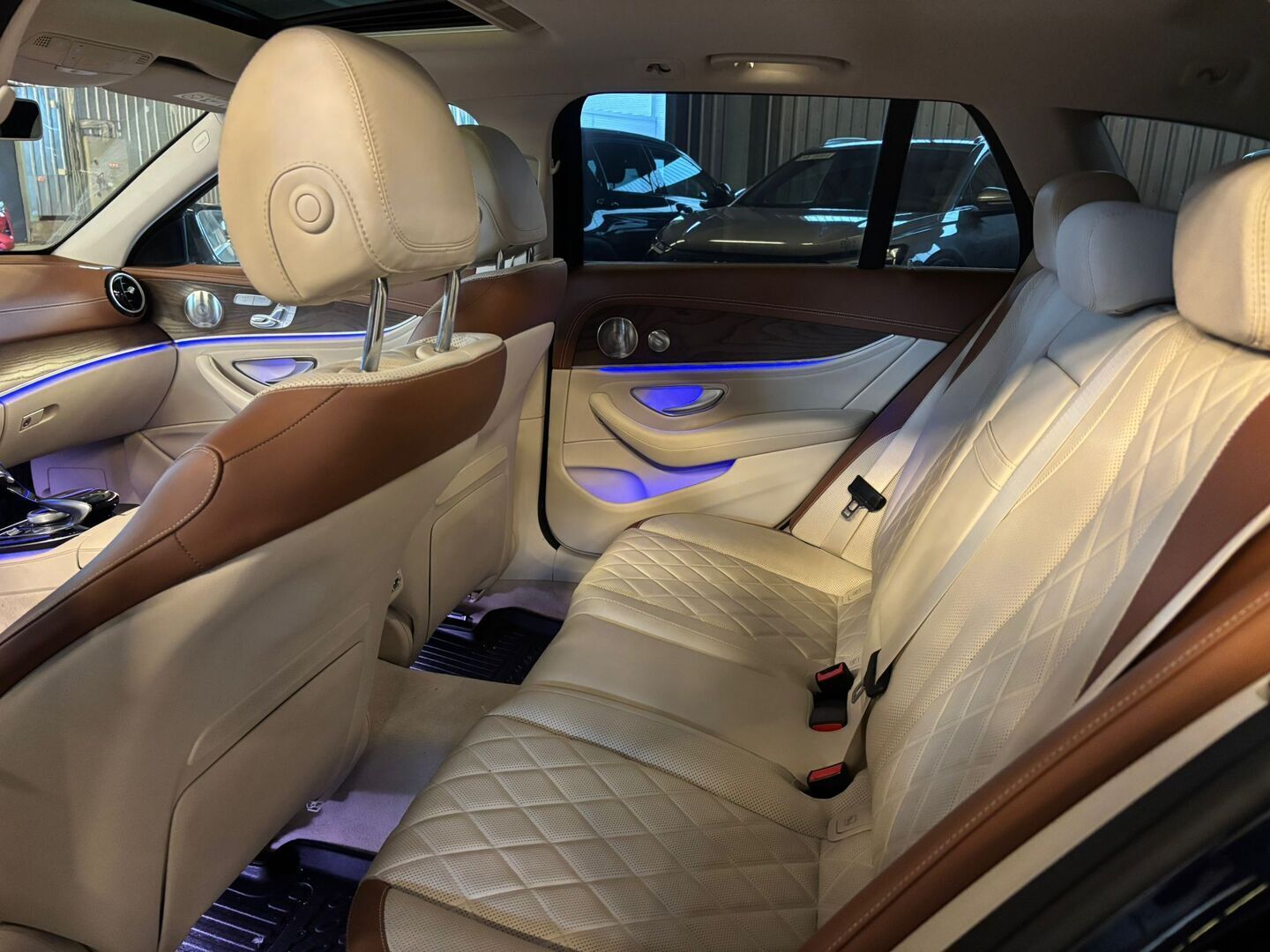 Mercedes-Benz E 2017 350d T A Premium Business Designo / DTR+ / Distronic + / Webasto / 360° / Hieronta / Muistipenkit Ilmastoinnilla! / Koukku! / - Todella siisti! / Harvinainen! / Ministeritason varusteet!