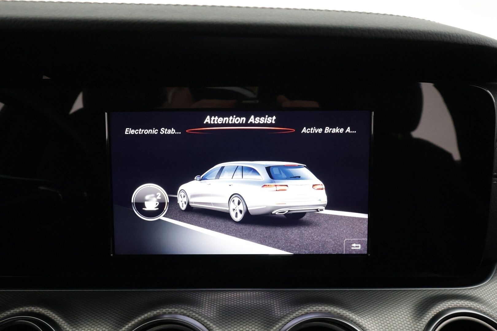 Mercedes-Benz E 2017 220 d T A Business AMG * Webasto / Koukku / LED-High Performance / P.Kamera / Sportpenkit / Navi / Ambient-valot * - Kahdet renkaat - HULLU BLACKWEEK KORKOTARJOUS 2,49%