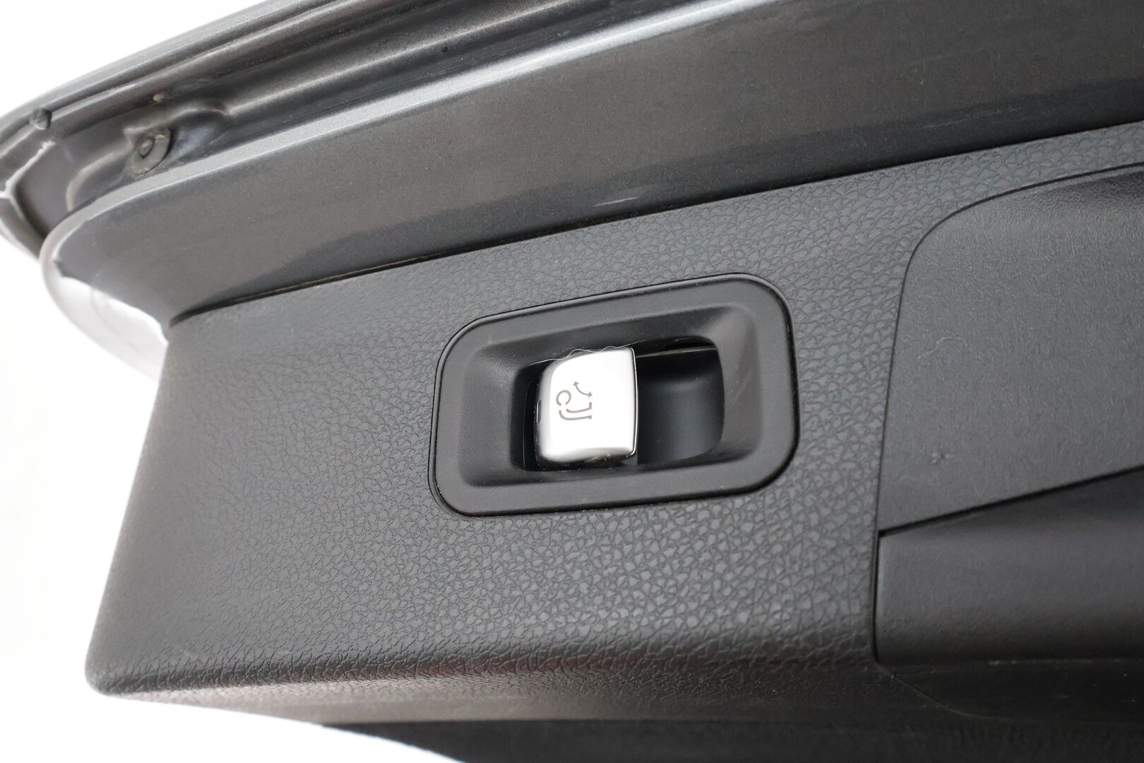 Mercedes-Benz E 2017 220 d T A Business AMG * Webasto / Koukku / LED-High Performance / P.Kamera / Sportpenkit / Navi / Ambient-valot * - Kahdet renkaat / Ilmainen kotiintoimitus