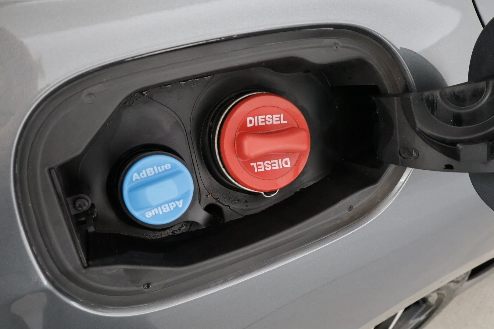 Mercedes-Benz E 2017 220 d T A Business AMG * Webasto / Koukku / LED-High Performance / P.Kamera / Sportpenkit / Navi / Ambient-valot * - Kahdet renkaat - HULLU BLACKWEEK KORKOTARJOUS 2,49%