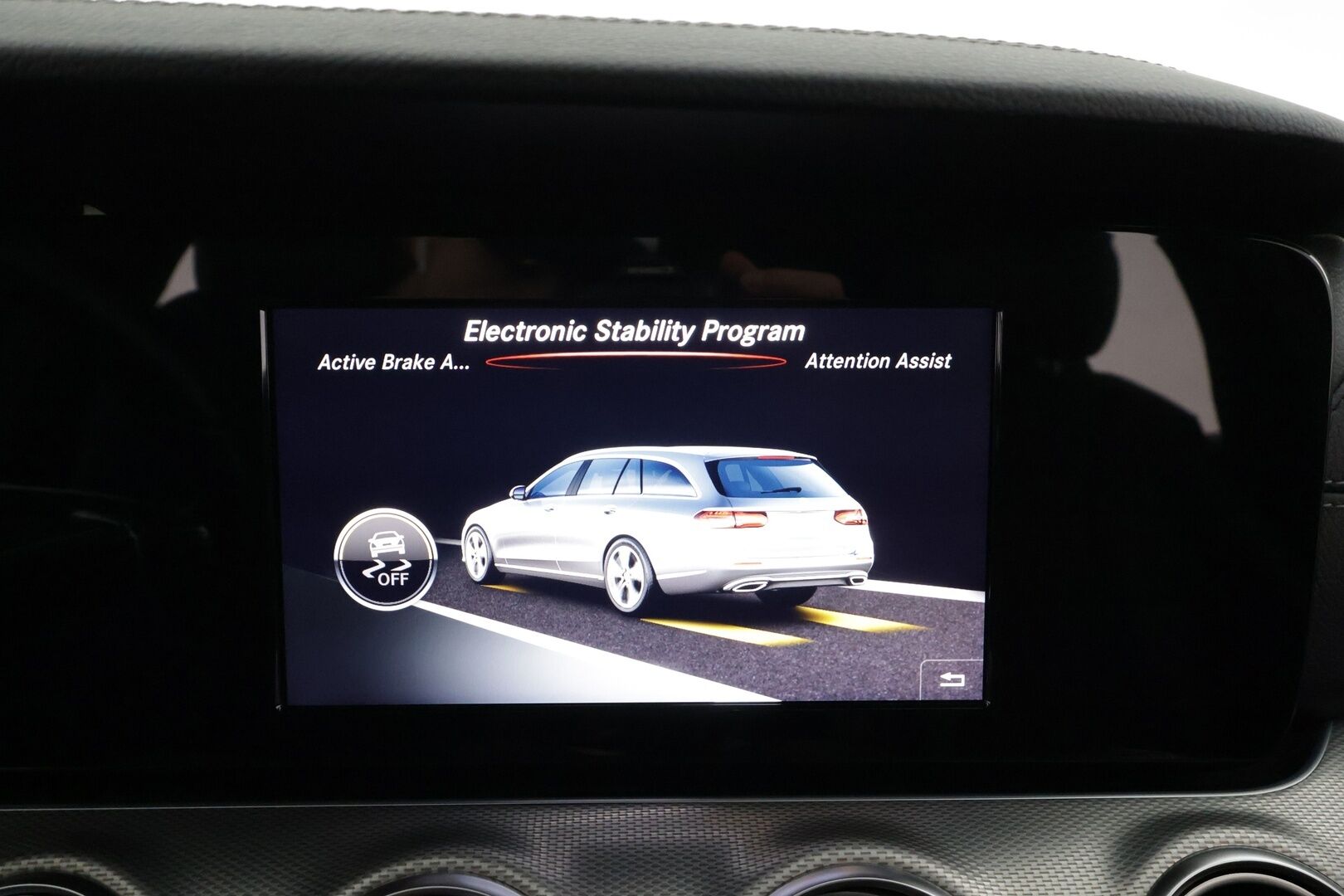 Mercedes-Benz E 2017 220 d T A Business AMG * Webasto / Koukku / LED-High Performance / P.Kamera / Sportpenkit / Navi / Ambient-valot * - Kahdet renkaat / Ilmainen kotiintoimitus